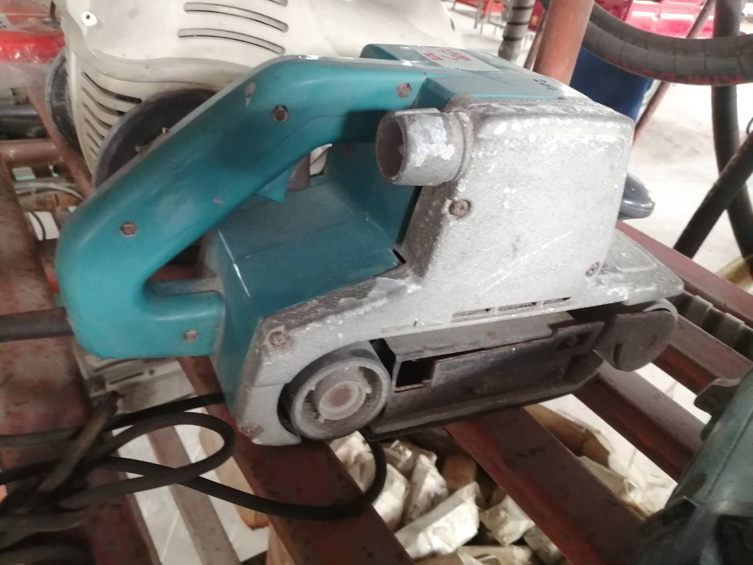 เครื่องขัดกระดาษทรายรถถัง