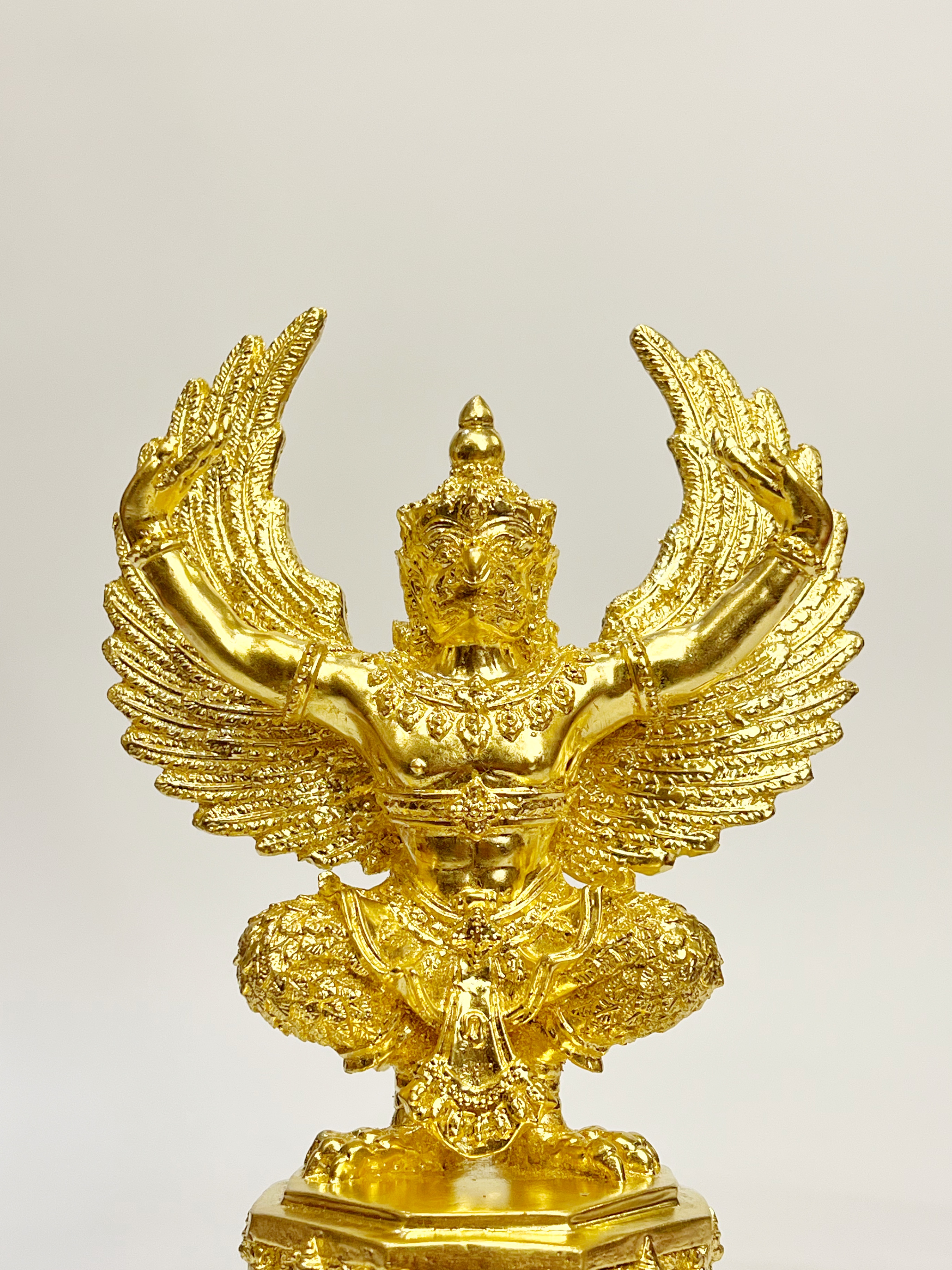 พญาครุฑ รุ่น เจริญพร (องค์บูชา พิมพ์เล็ก)