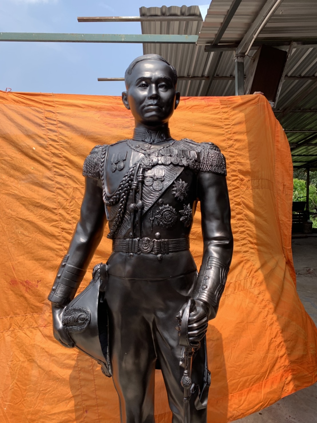 เสด็จเตี่ยกรมหลวงชุมพร สูง 180 cm