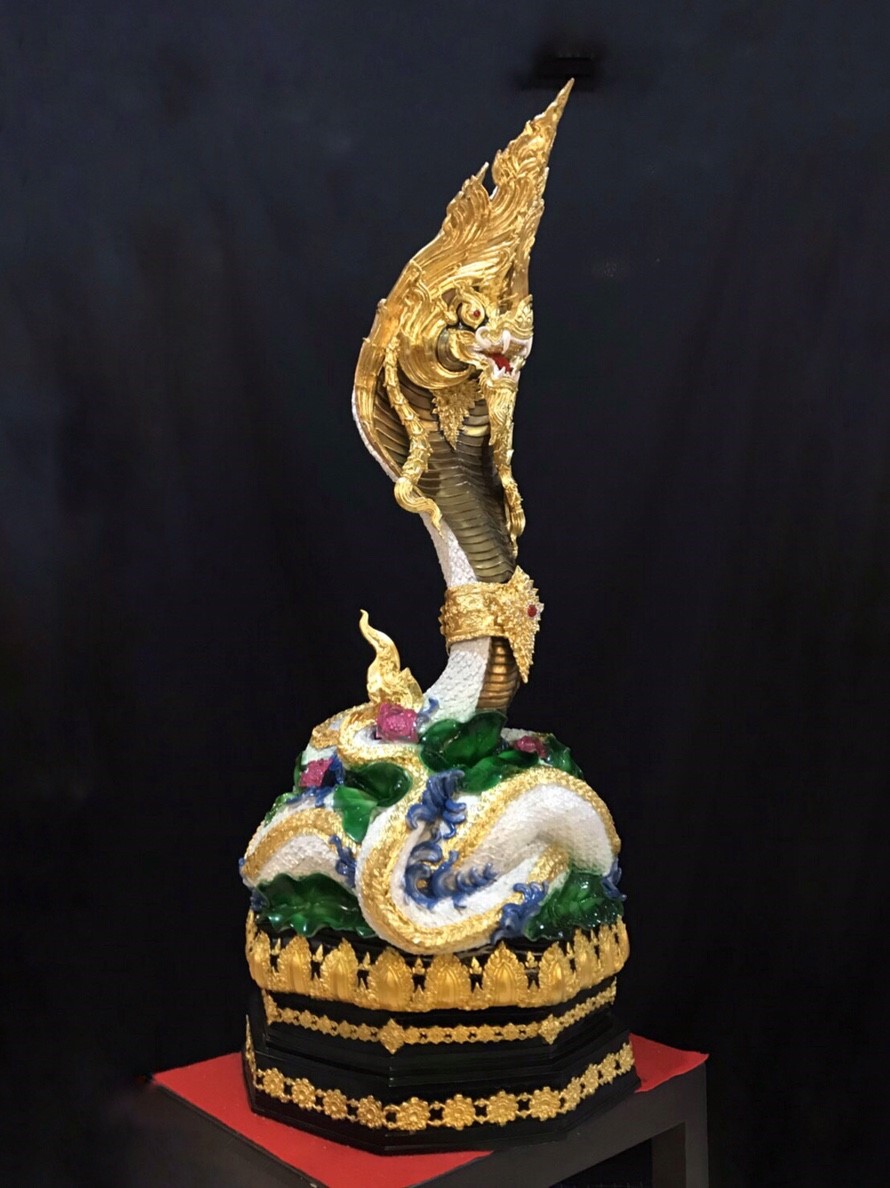 พญานาค สูง 149 cm.