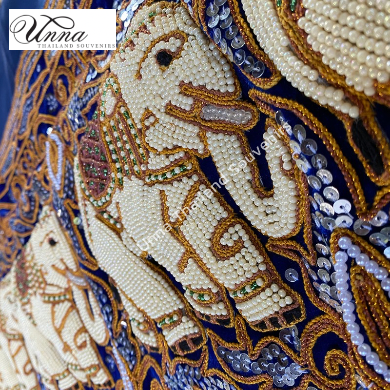 ผ้าปักช้าง แขวนผนัง แนวนอน ช้าง 5 ตัว ปักมุก และเลื่อม งานฝีมือพม่า elephant hand embroidery wall-hanging Myanmar