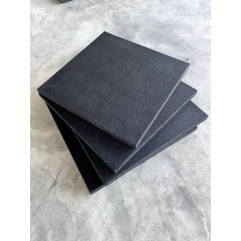 แผ่นยางขนาด 50x50 cm หนา 2.5 cm