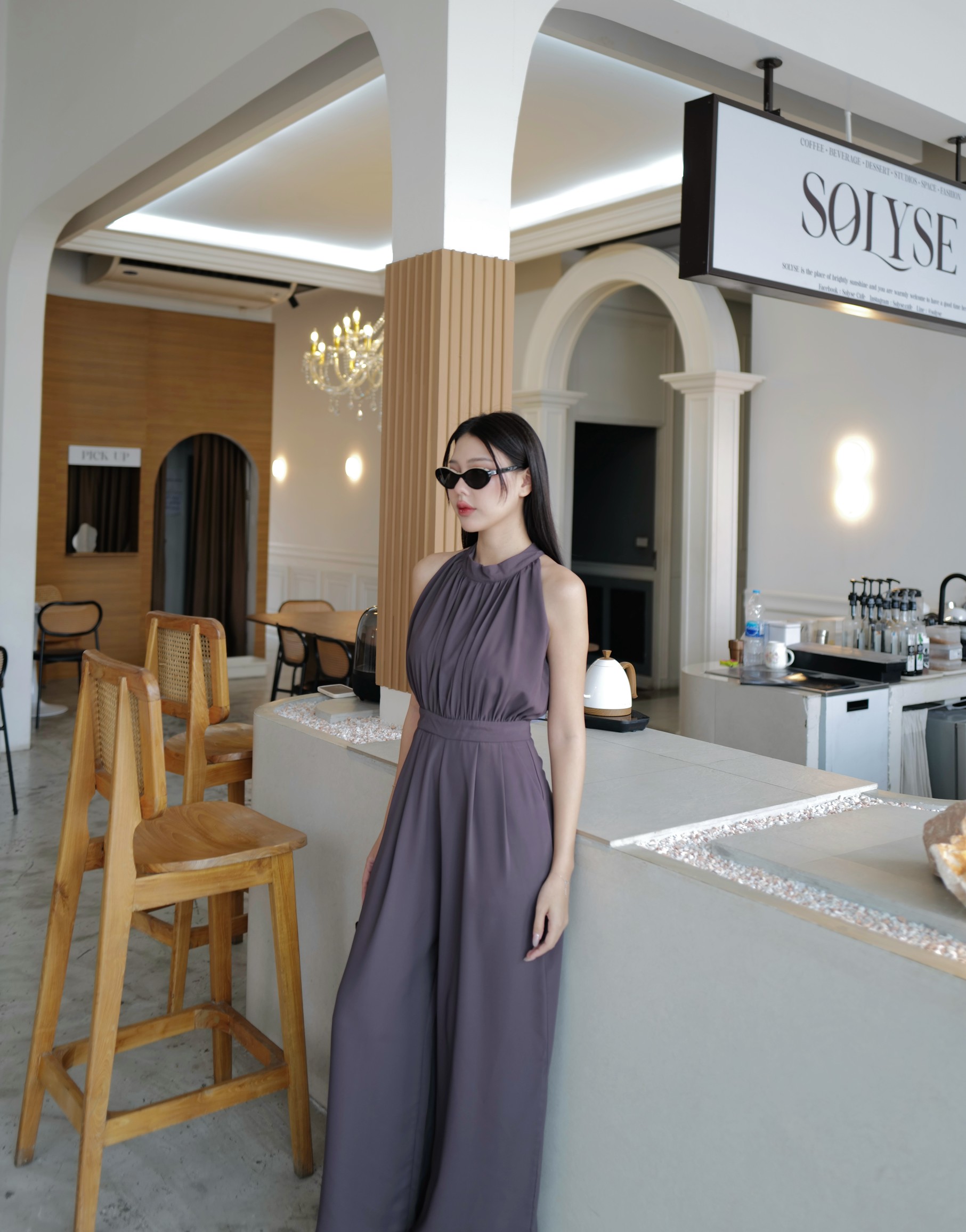 #5882 Eve งานจั้มแขนกุด ตัวเสื้อด้านหน้าจับจีบ ซิปหลังมีกระเป๋าข้าง ผ้าไม่ยืดมีซับในให้ค่ะ งานเนียบสุดๆทรงสวย