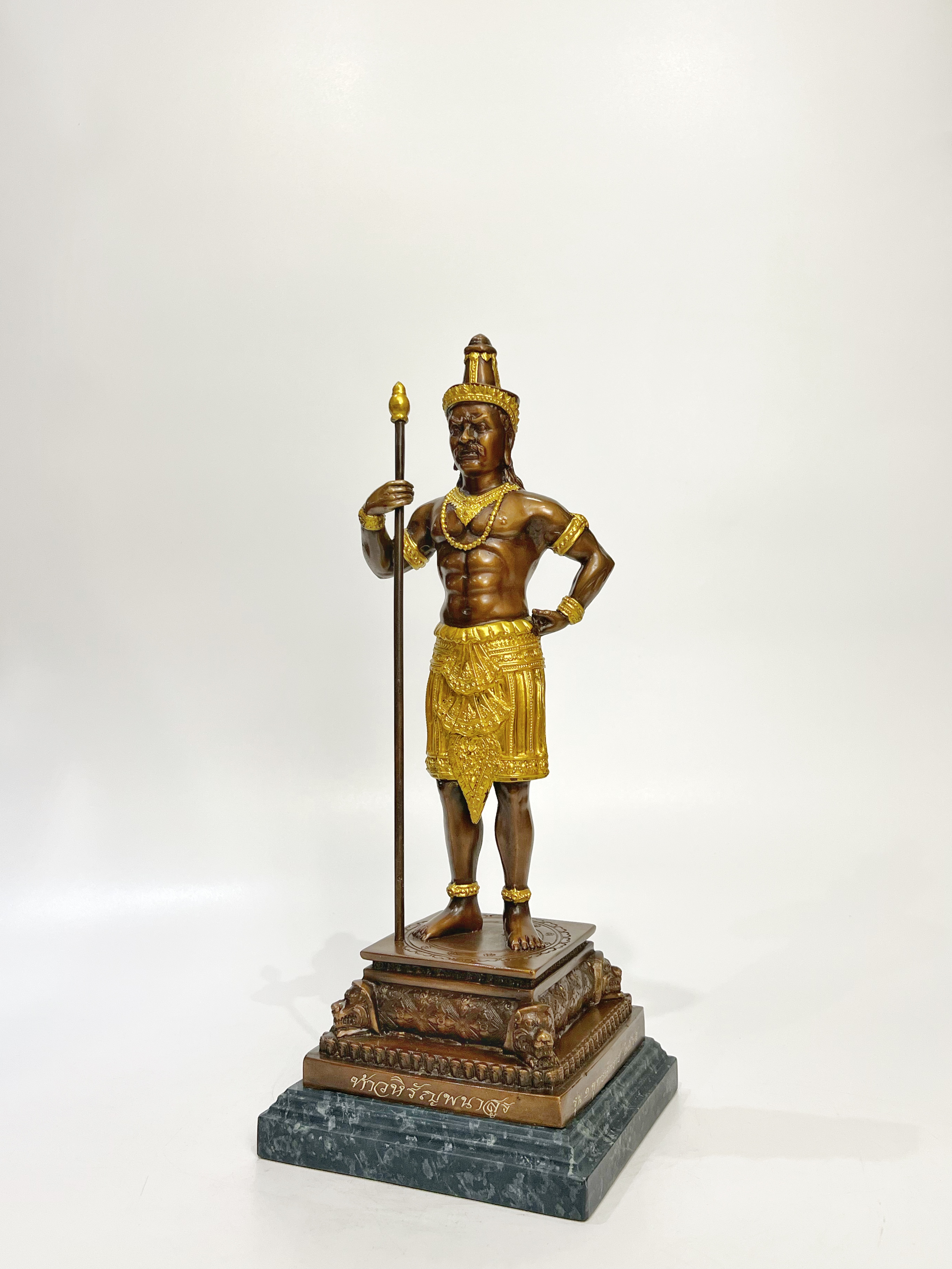 ท้าวหิรัญพนาสูร สูง 15 นิ้ว (เลขประจำองค์ 634)