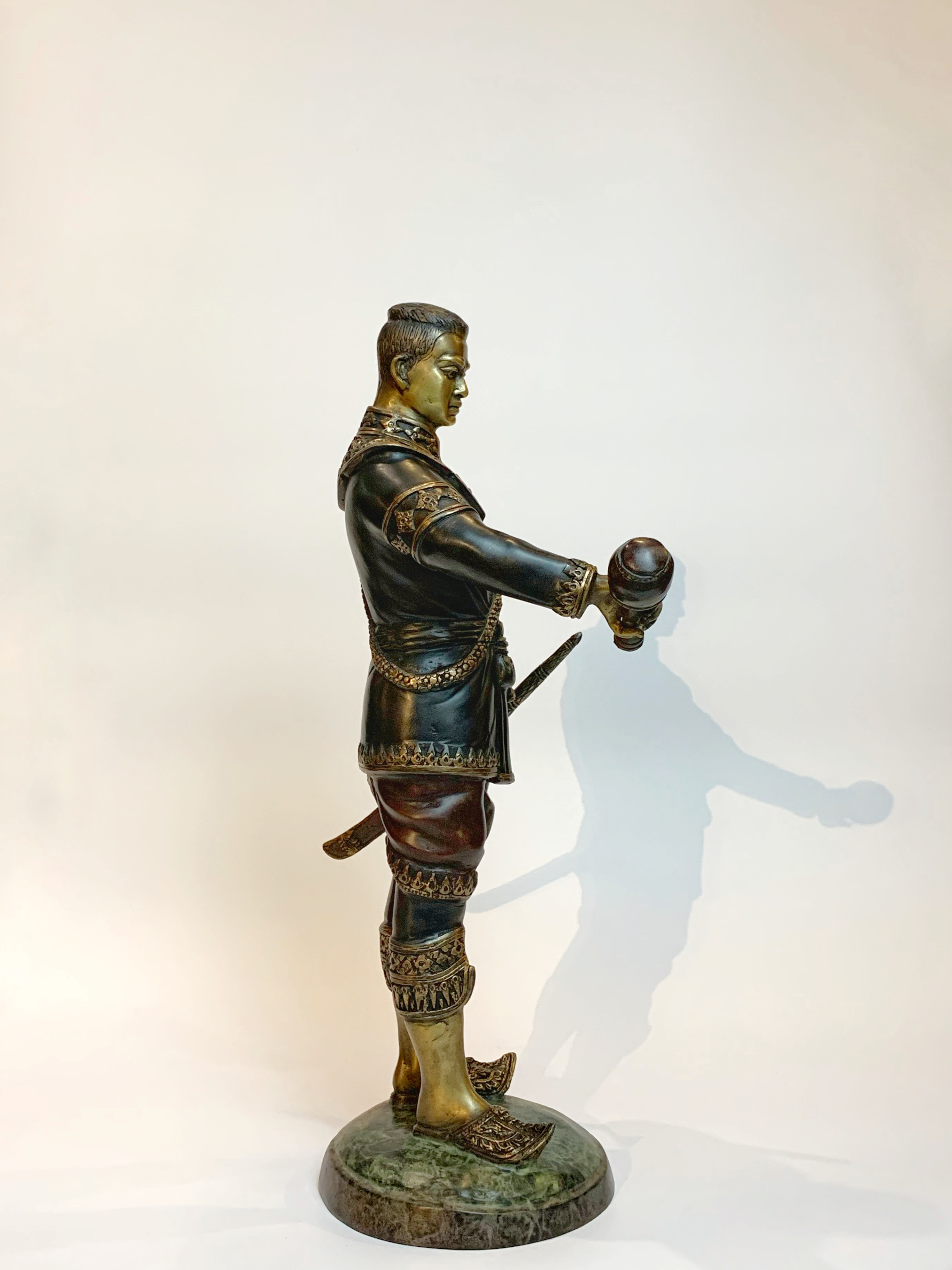 สมเด็จพระนเรศวรมหาราช ยืนหลั่งทักษิโณทก หน้าตัก 9 นิ้ว