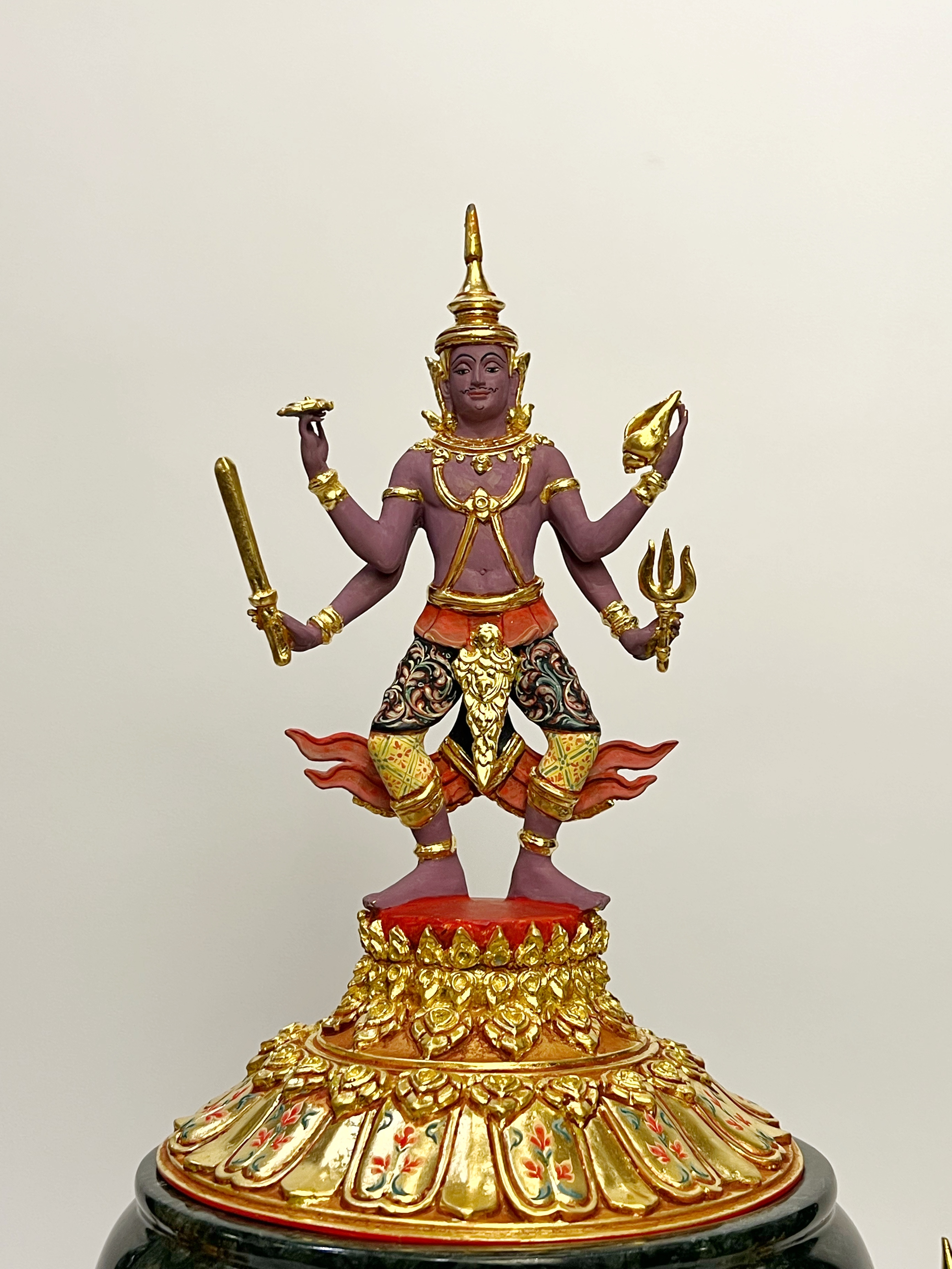 ครอบน้ำอมฤต พระนารายณ์กวนเกษียรสมุทร พร้อมฐานหินอ่อน