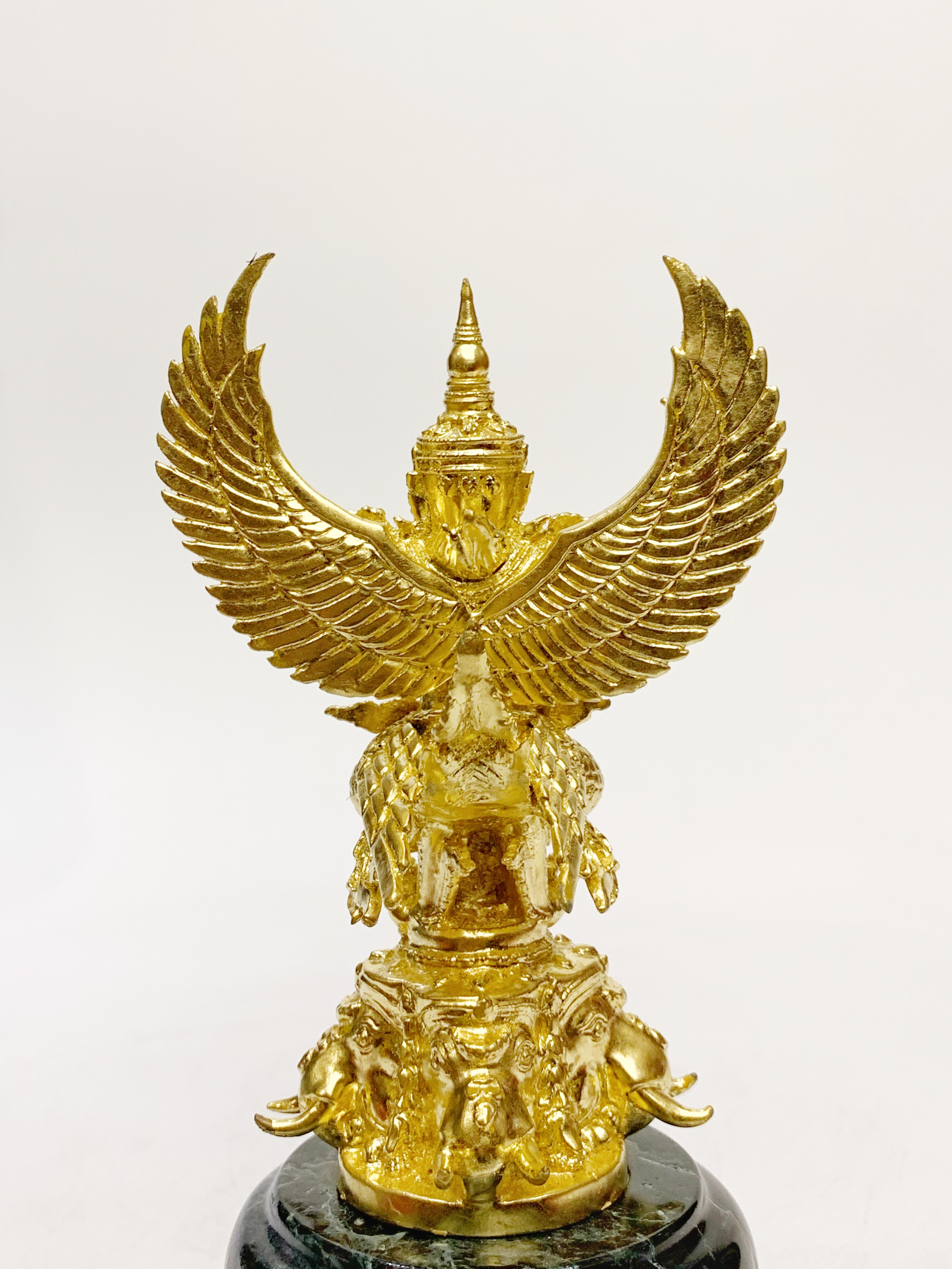 พญาครุฑ องค์บูชา รุ่น มหาเศรษฐี สูง 8 นิ้ว (ขนาดกลาง) พร้อมฐานมะค่า