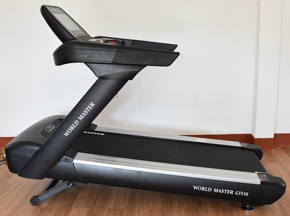 ลู่วิ่งไฟฟ้าWORLD MASTER GTS10 มอเตอร์ AC 6.0 แรงม้าใช้ในโรงยิมฟิตเนสได้