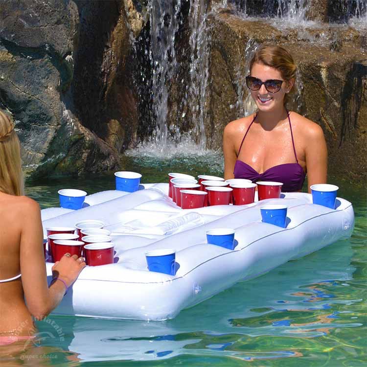 แพเป่าลมสำหรับเล่นเบียร์ปองลอยน้ำ พร้อมถังใส่น้ำแข็งตรงกลาง Inflatable Beerpong Pool Float With Ice Bucket Cooler