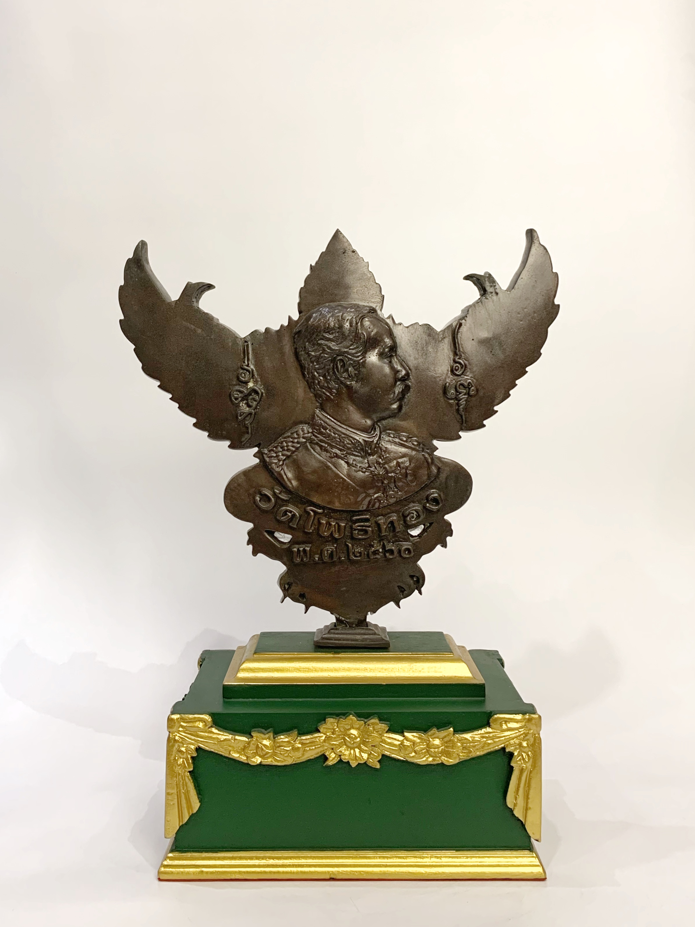 พญาครุฑองค์บูชา รุ่น เปิดขุมทรัพย์