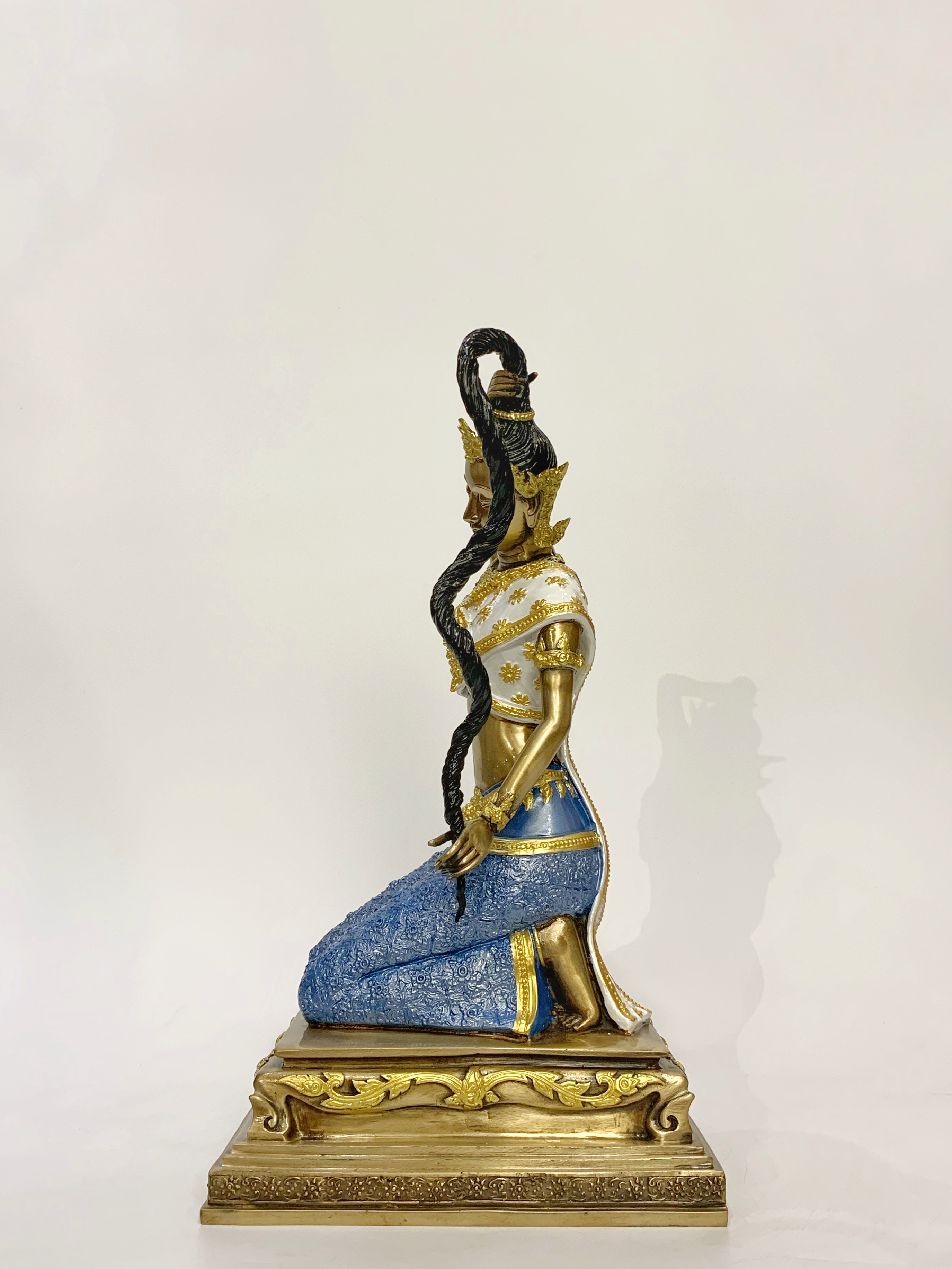 พระแม่ธรณีบีบมวยผม หน้าตัก 9 นิ้ว