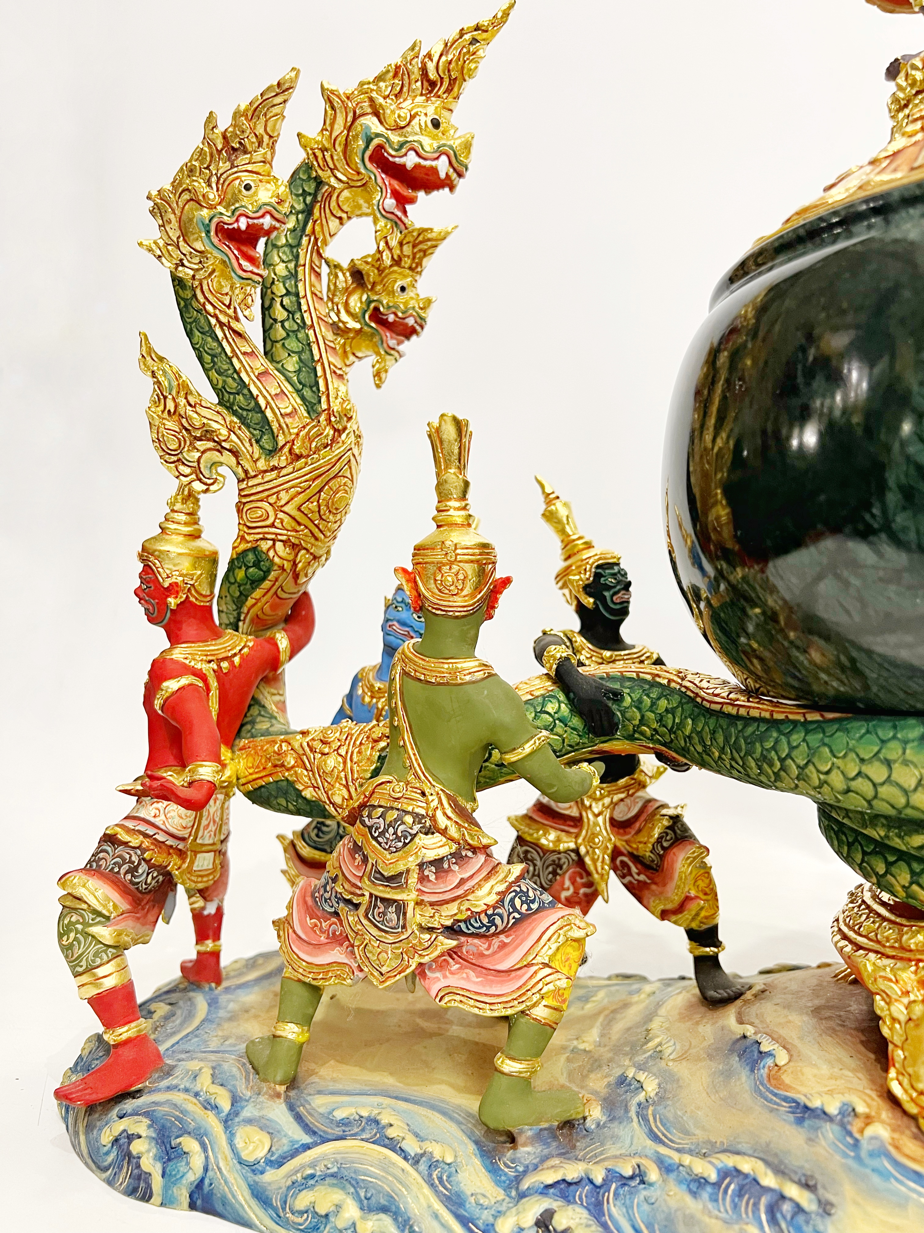 ครอบน้ำอมฤต พระนารายณ์กวนเกษียรสมุทร พร้อมฐานหินอ่อน