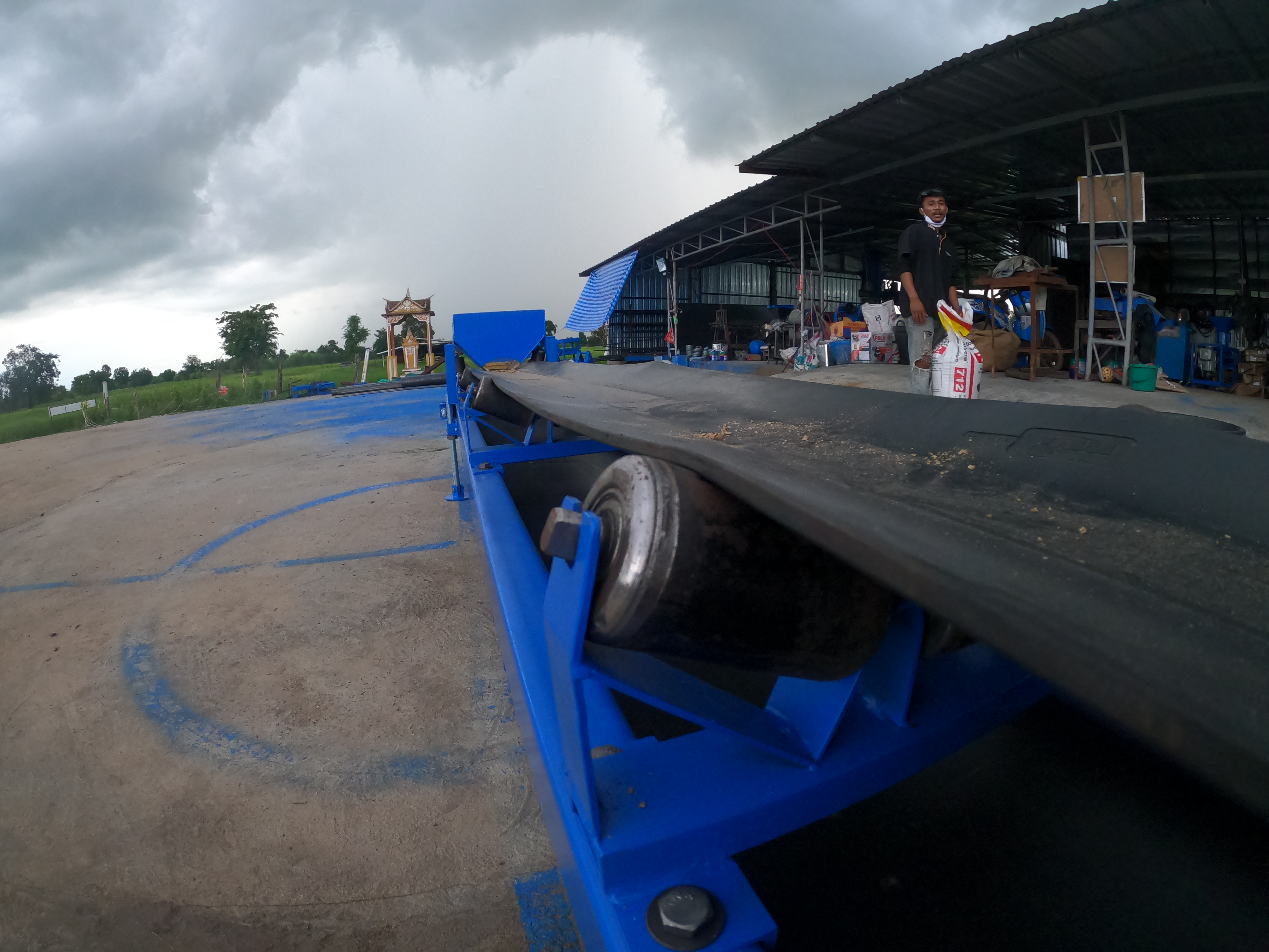 เครื่องสายพานลำเลียงอาหาร ลำเลียงกระสอบ ลำเลียงปุ๋ย ราคาพิเศษ