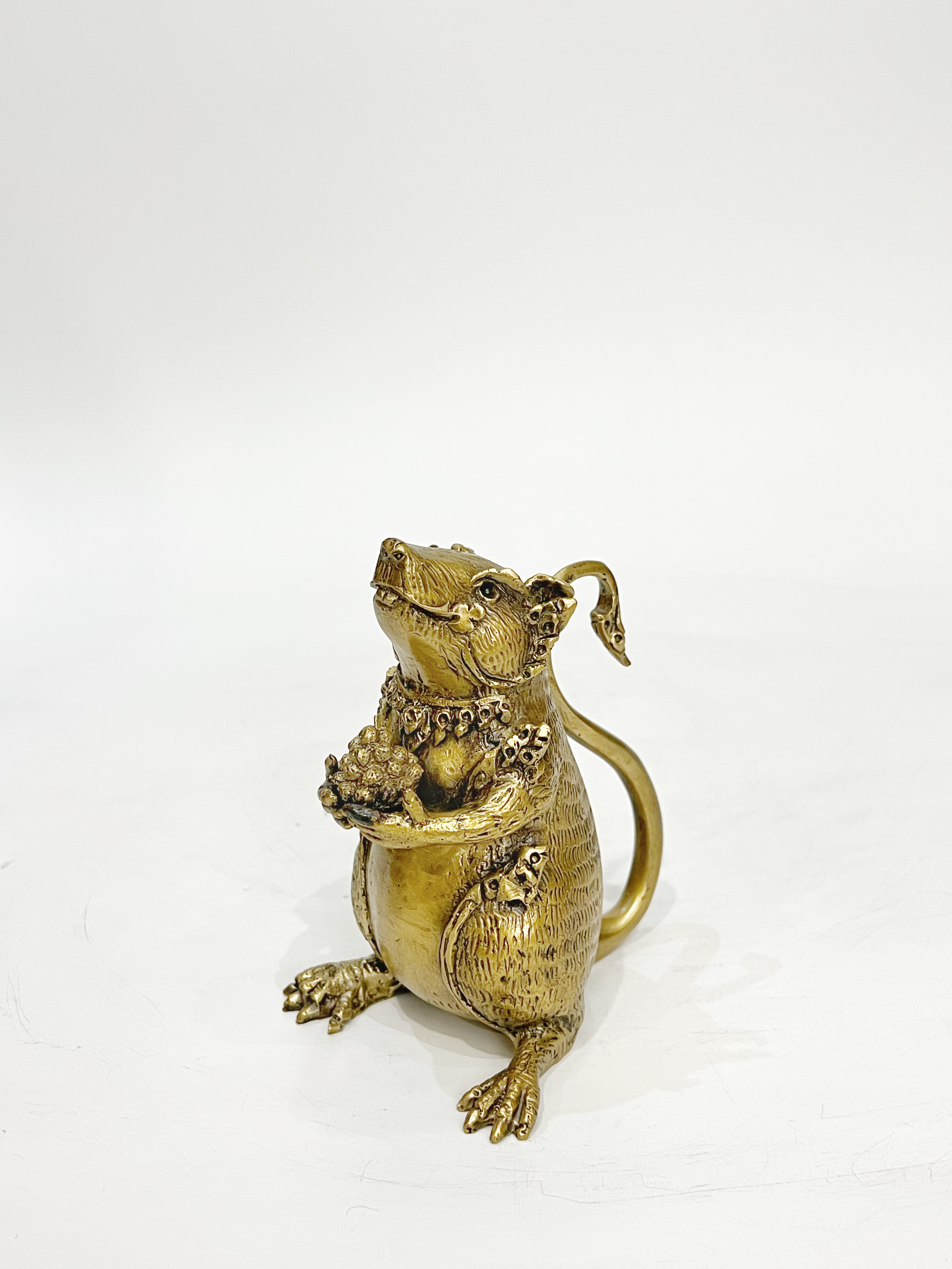 ชุด : หนูมุสิกะ (ถือขนม 2+วางกำยาน 1)