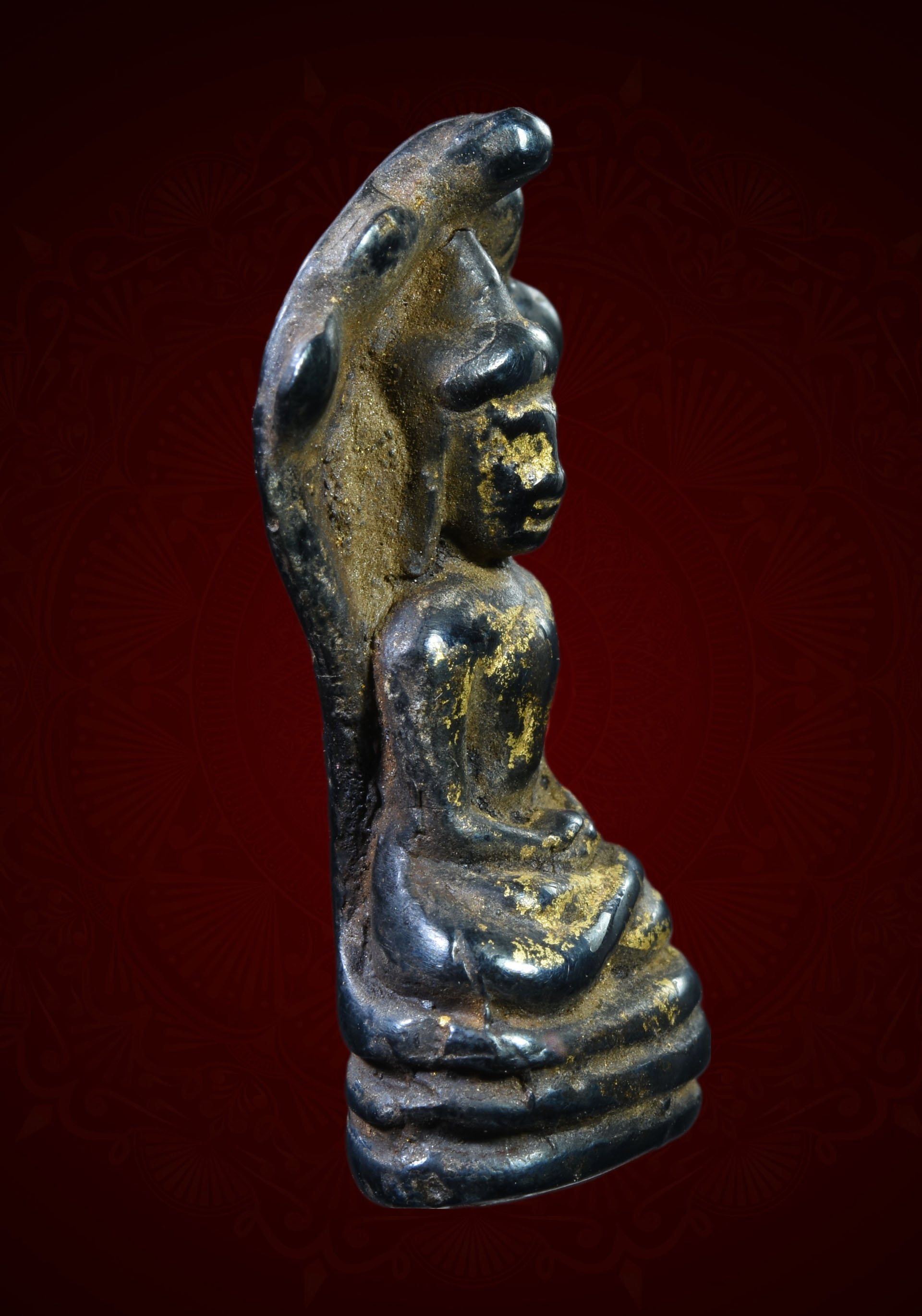 พระนาคปรก เนื้อเมฆพัตร มีคราบปิดทอง