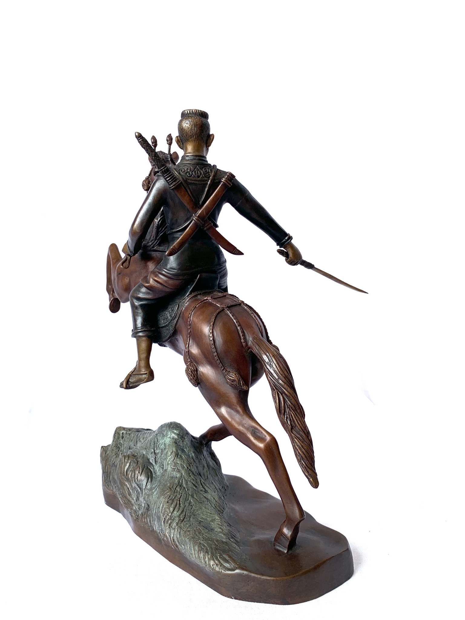 พระนเรศวรมหาราช ปราบไพรี หน้าตัก 9 นิ้ว (ทรงดาบ)