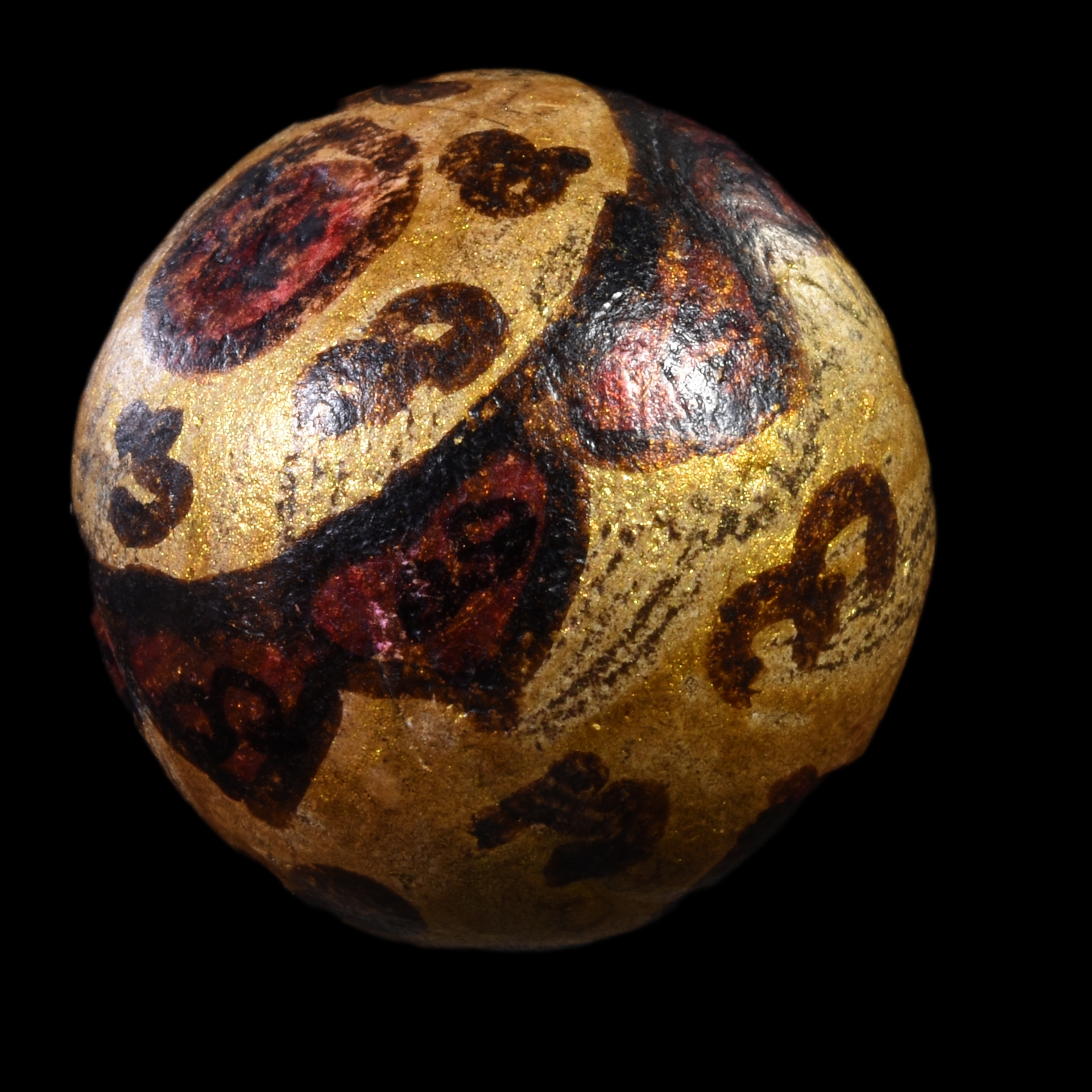 ลูกอมเนื้อผง ปิดทอง ลงยันต์