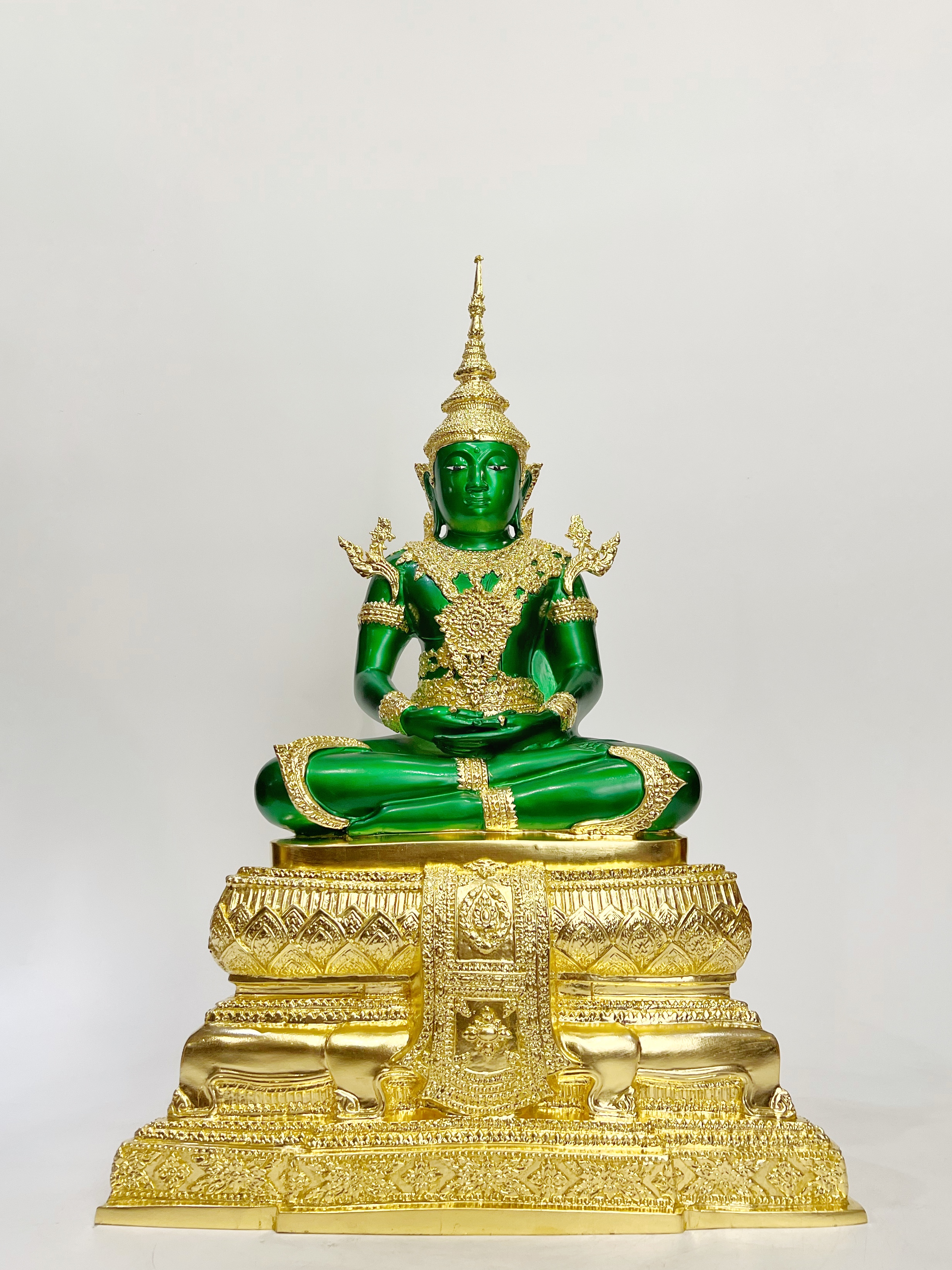 พระแก้วมรกต ทรงเครื่องฤดูร้อน หน้าตัก 9 นิ้ว