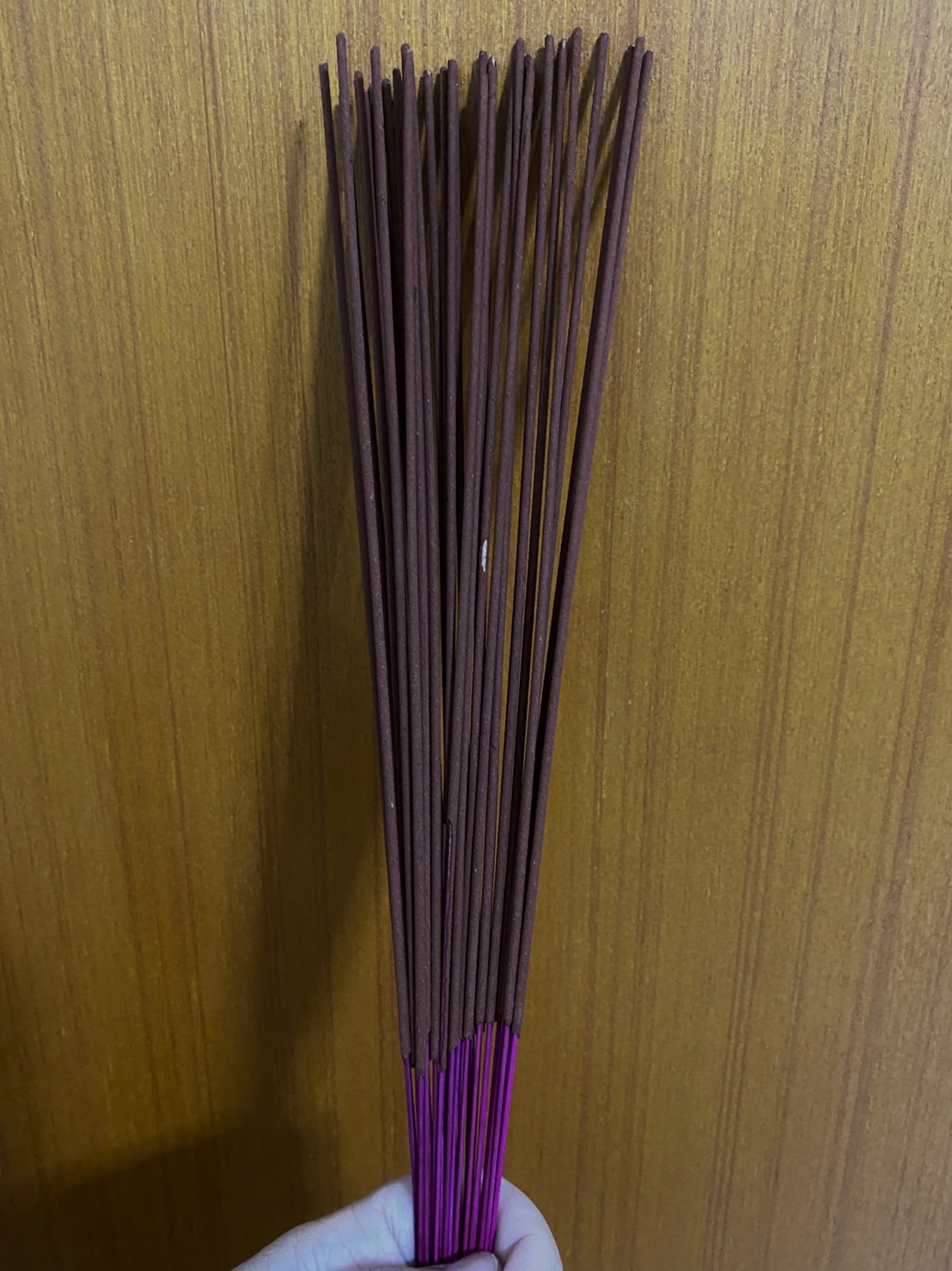 ํธูปไม้หอมแท้ และจุดขับไล่สิ่งไม่ดี ธูปไม้เจียงแดงจีน