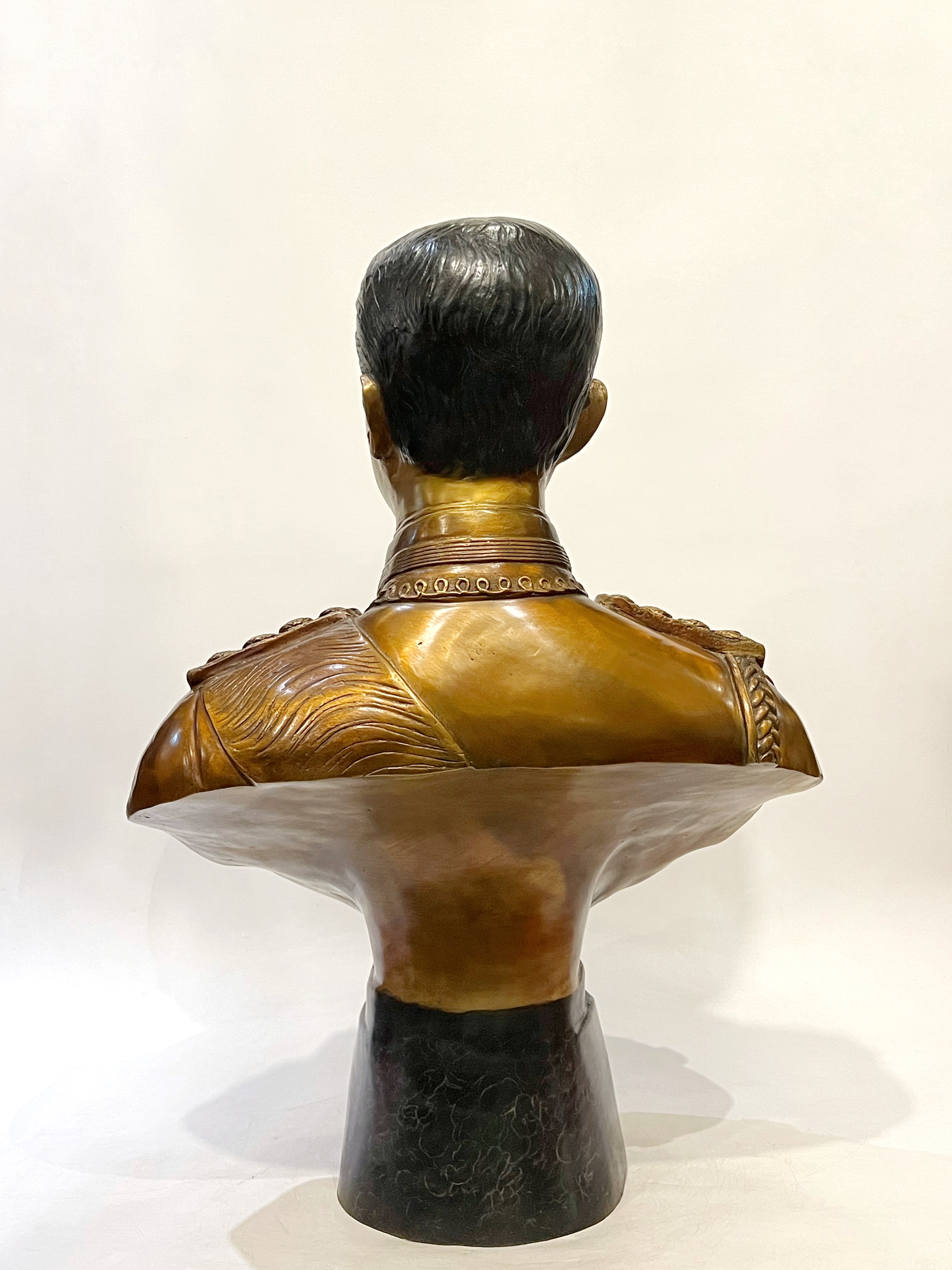 รัชกาลที่ 5 ครึ่งพระองค์ (ขนาดเท่าจริง)