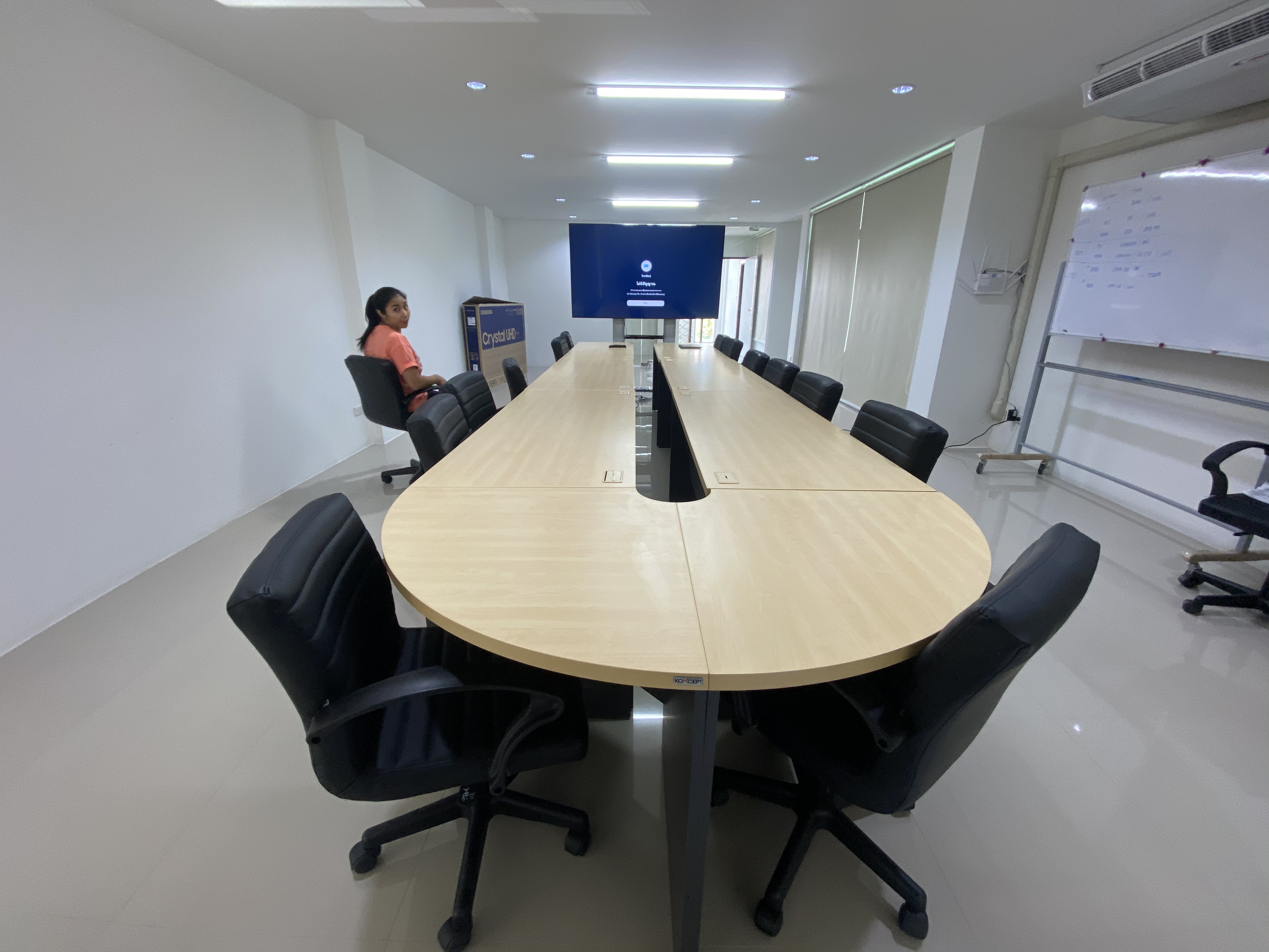 JMTVSTAND MT-F8200 ขาตั้งพื้นทีวีมีล้อเลื่อน(TV Stand) วัสดุ Aluminium อลูมิเนียม แบบล้อเลื่อนปรับสูง/ต่ำได้ 55"-98" นิ้ว{รับประกันสินค้า 3 ปี}0964746498