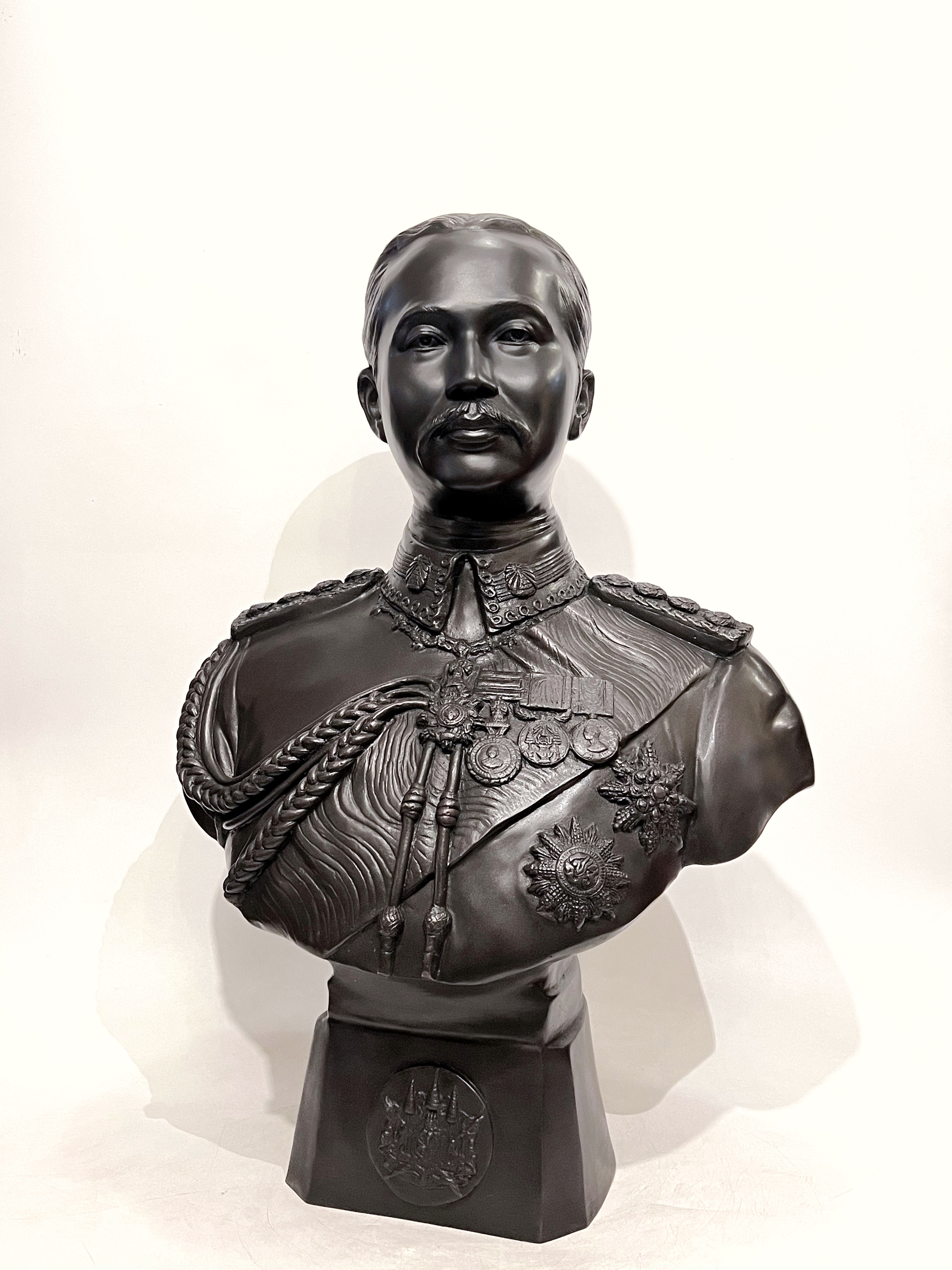 รัชกาลที่ 5 ครึ่งพระองค์ (ขนาดเท่าจริง)