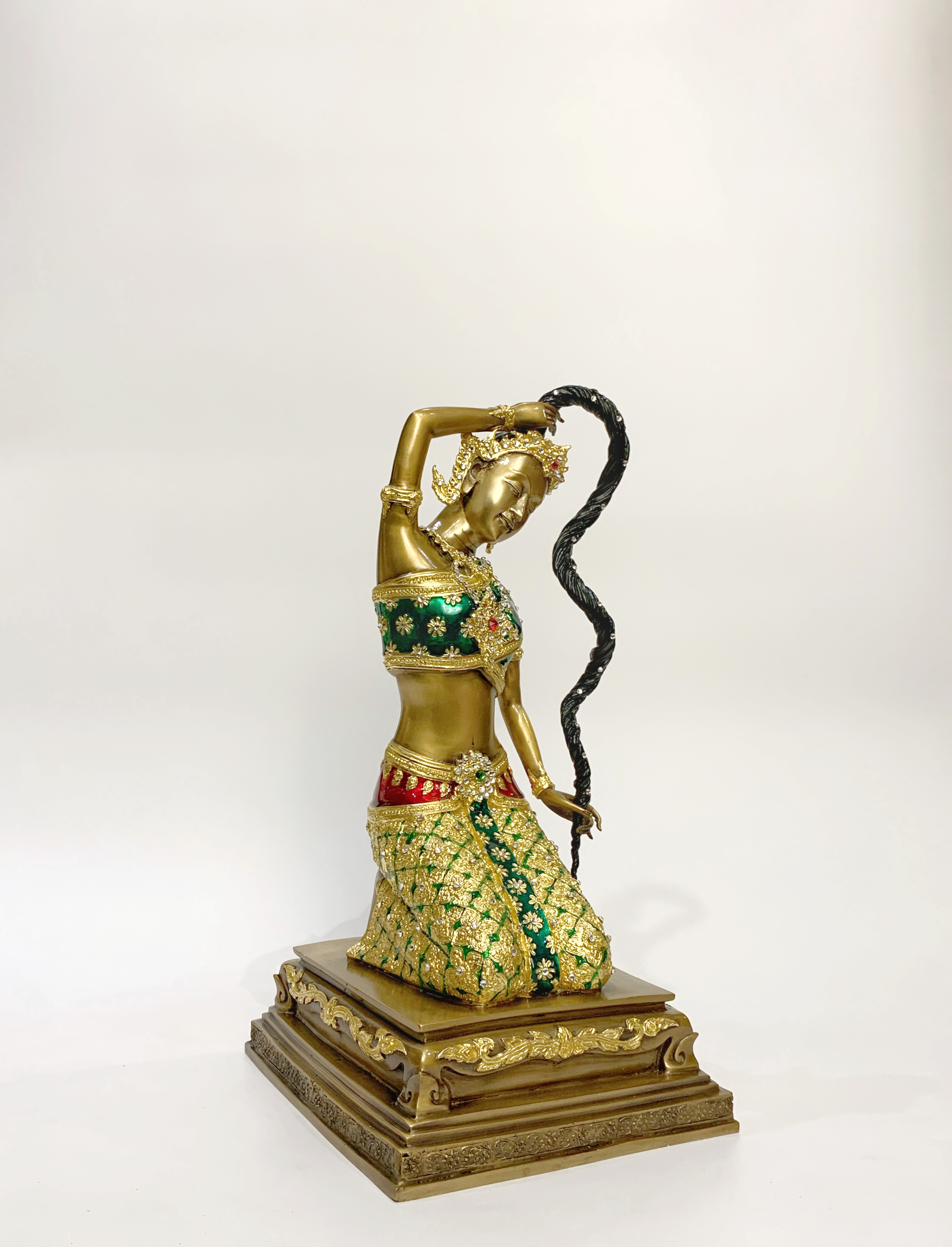 พระแม่ธรณีบีบมวยผม หน้าตัก 9 นิ้ว