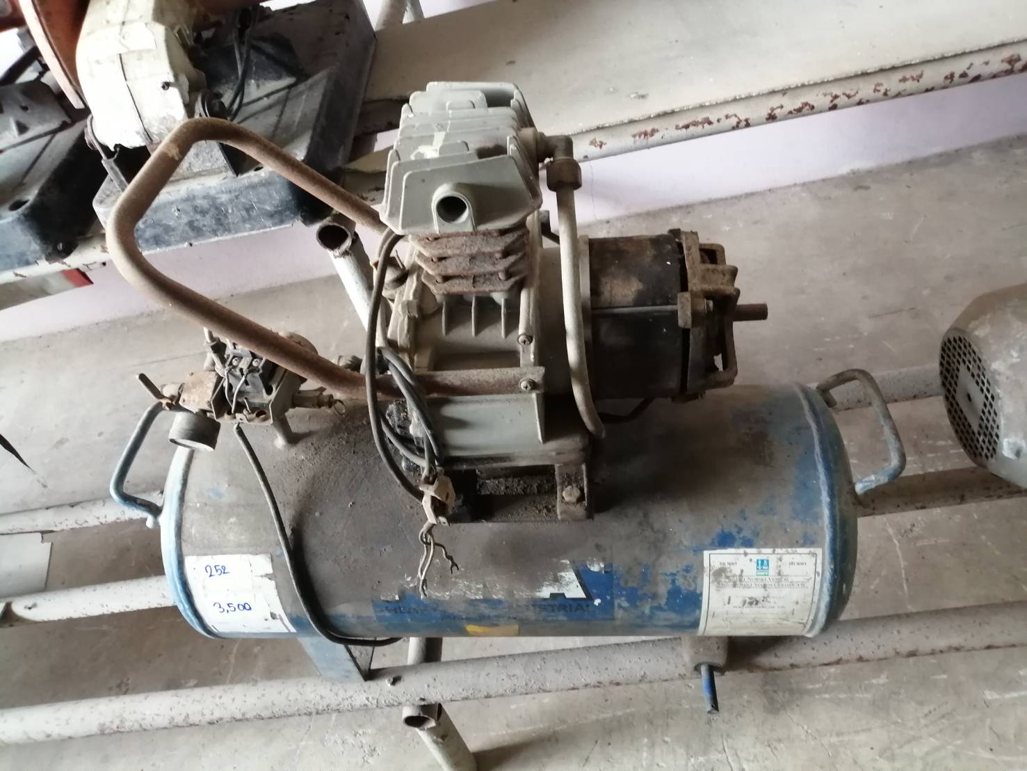 ปั้มลมโรตารี่ พูม่า 3 HP เก่า ตัวเล็ก