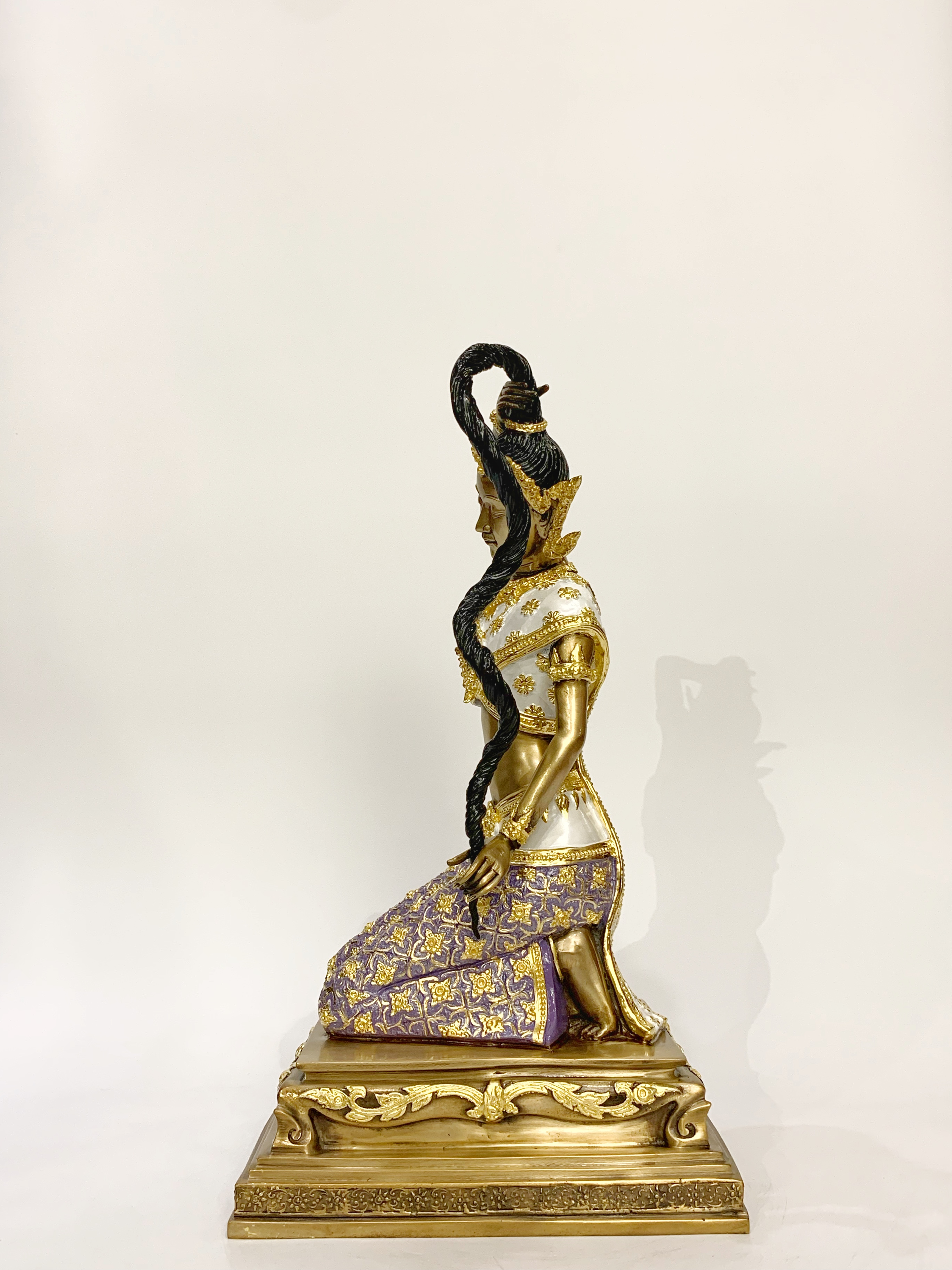 พระแม่ธรณีบีบมวยผม หน้าตัก 9 นิ้ว