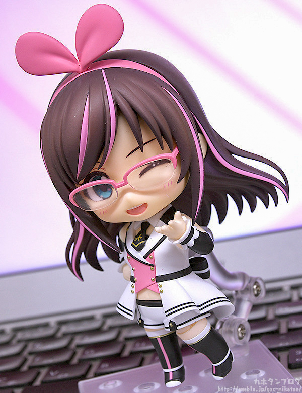 [In-Stock] Kizuna Ai 2019 Ver. - Nendoroid #1115 (Good Smile Company)
