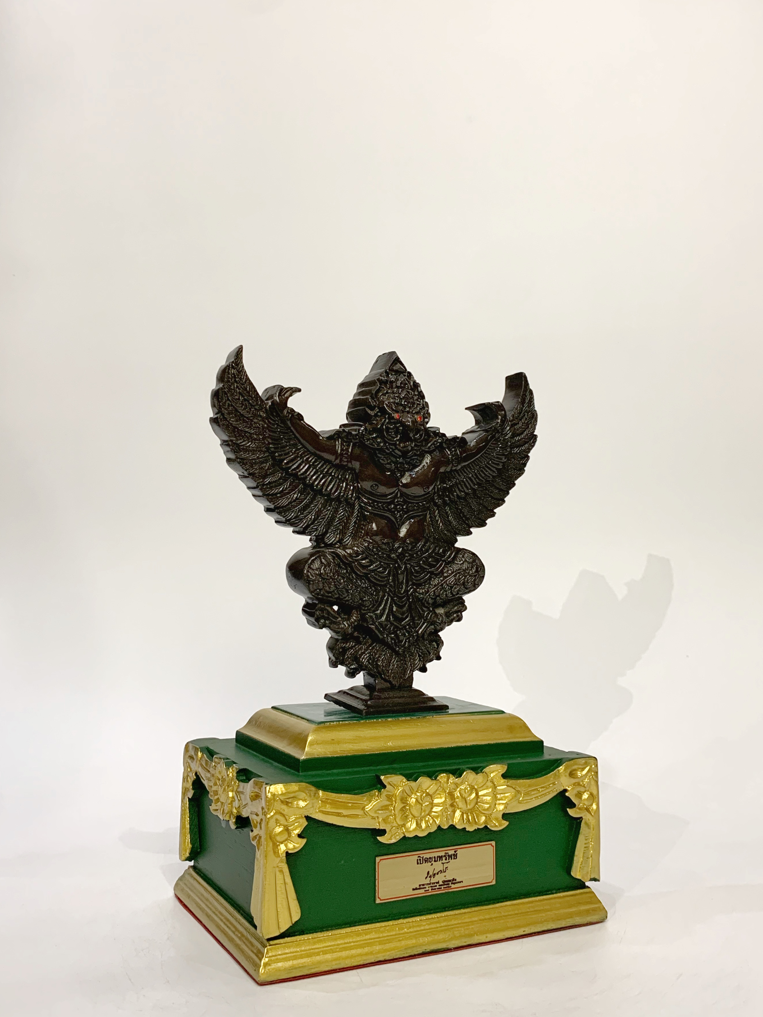 พญาครุฑองค์บูชา รุ่น เปิดขุมทรัพย์