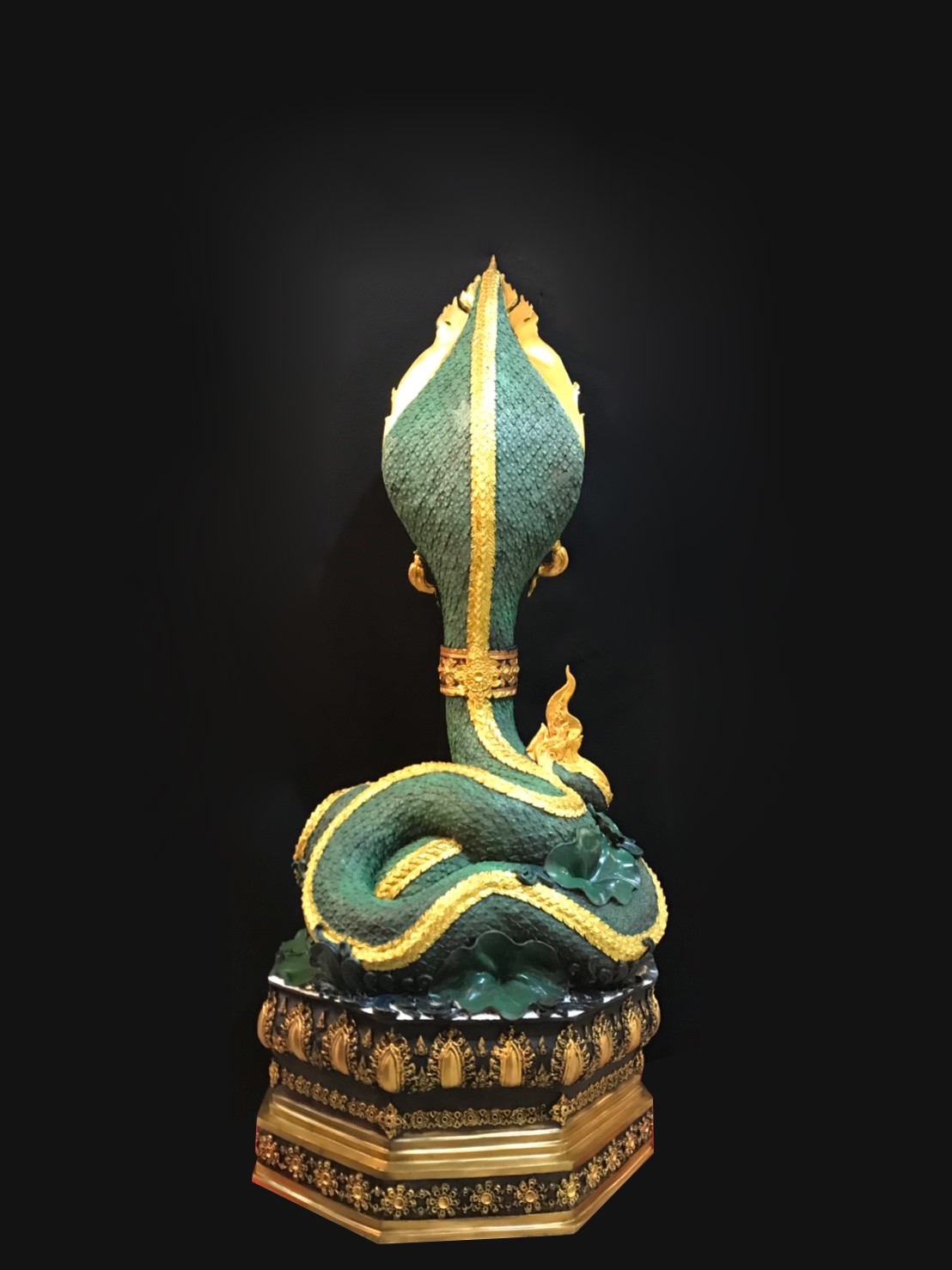 พญานาค สูง 149 cm.