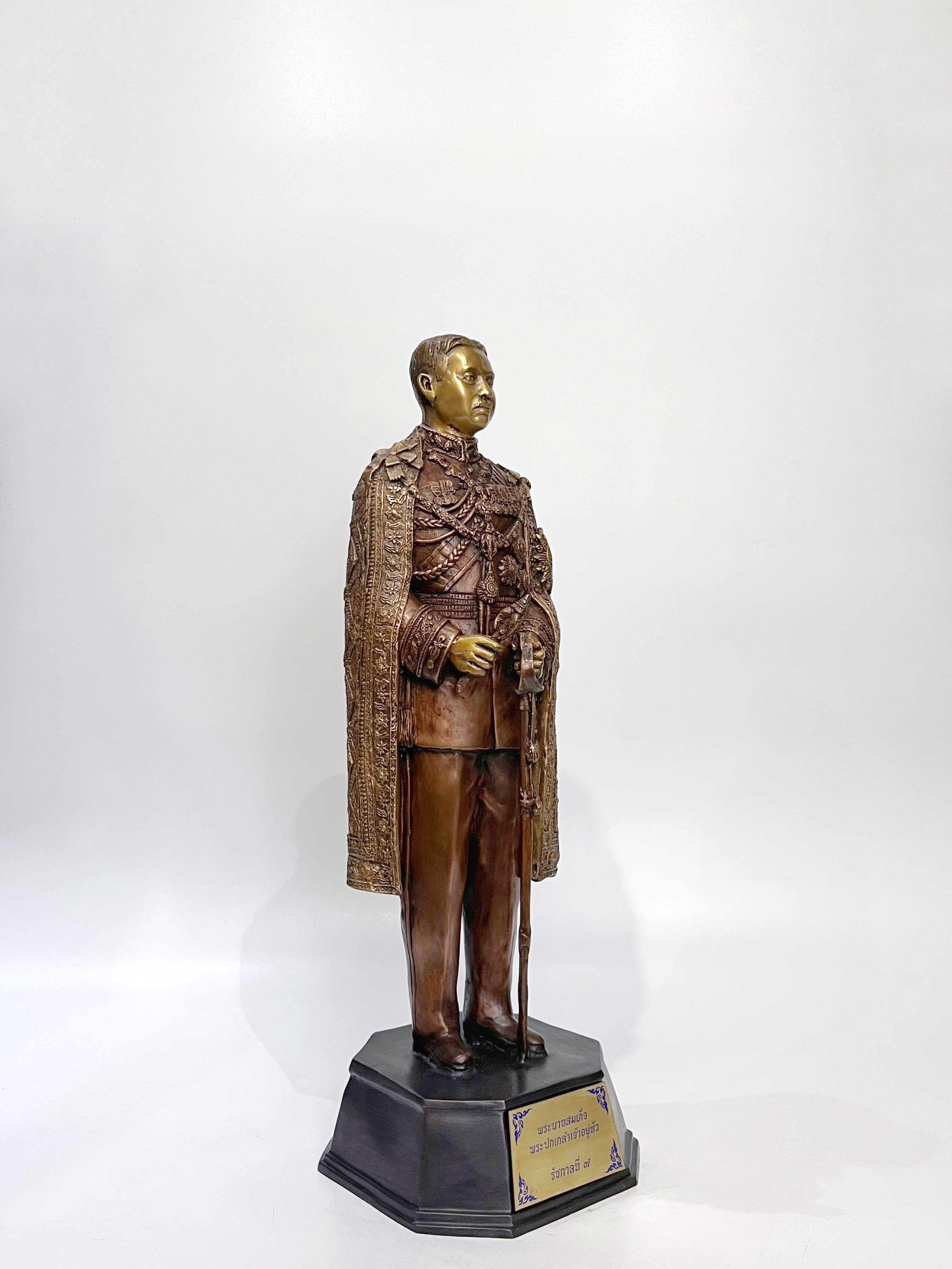 ประติมากรรมชุด 9 รัชกาล หน้าตัก 9 นิ้ว