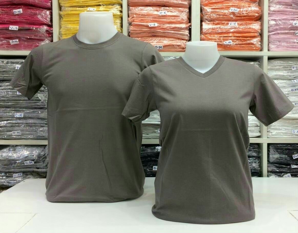เสื้อยืดคอกลมคอวีสีเทาเข้ม