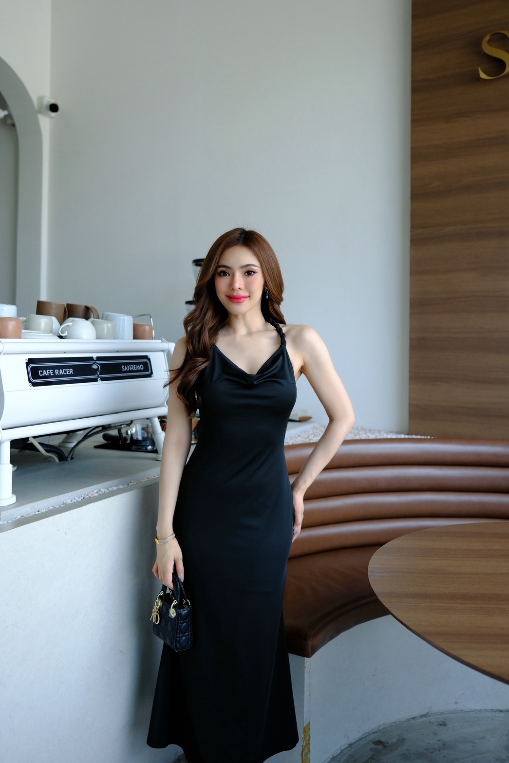 #5100 Canit Dress - เดรสยาวคล้องคอ ทรงคอถ่วงเนื้อผ้าพรีเมี่ยมยืดหยุ่นสูง ชายทรงหางปลาเบาๆ thitiya
