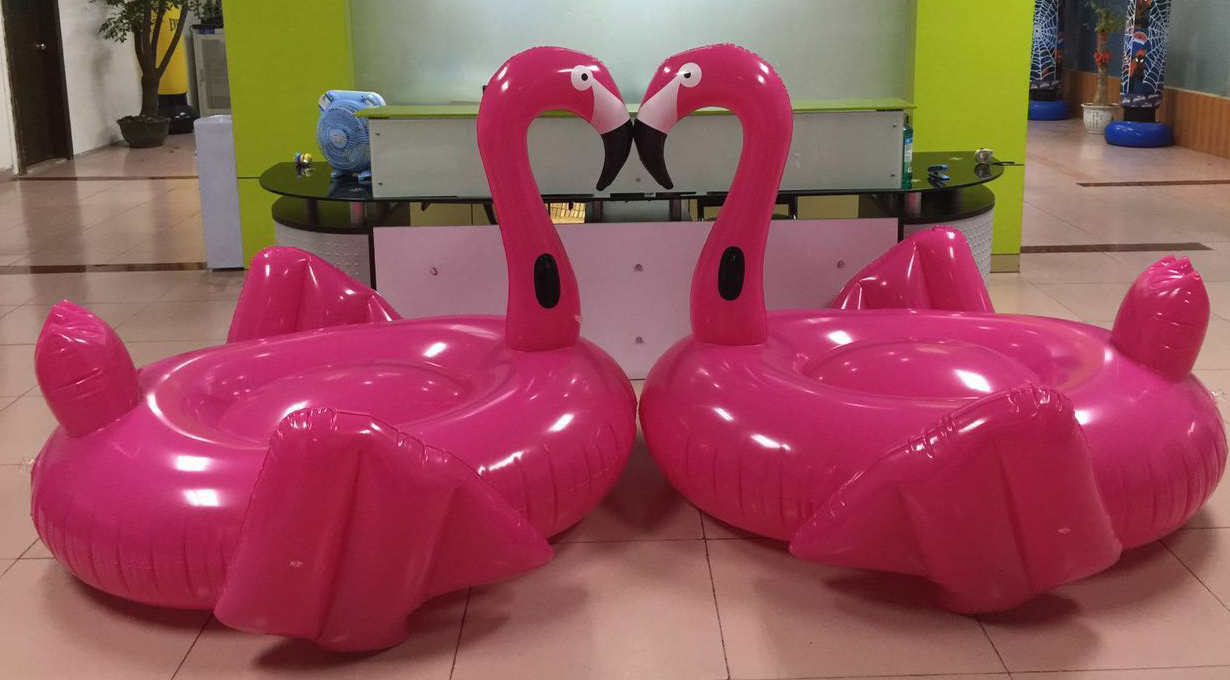 ห่วงยางฟลามิงโก้ สีบานเย็น Inflatable Magenta Color Flamingo Pool Float