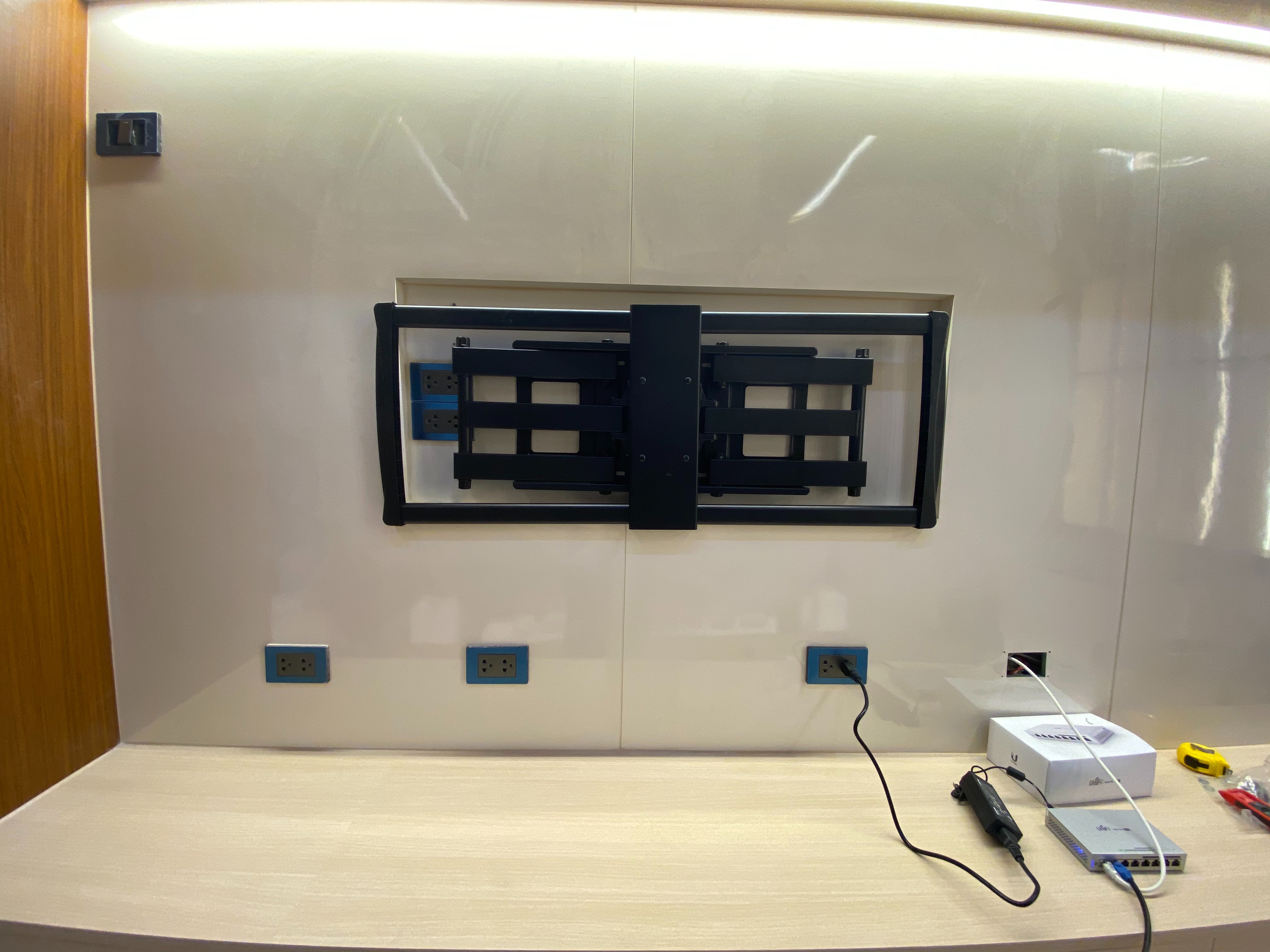 JMTVSTAND MT-A5050 ขาแขวนทีวีแบบสวิงตัวใหญ่สุด ขนาด 60"-100"นิ้ว วัสดุเหล็กหนาแข็งแรง สวิง-ก้ม/เงยได้0964746498