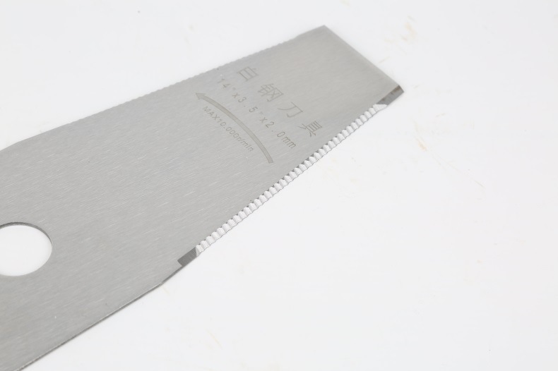 ใบมีดตัดหญ้าฟันเลื่อย ทรงมะละกอ 14 นิ้ว