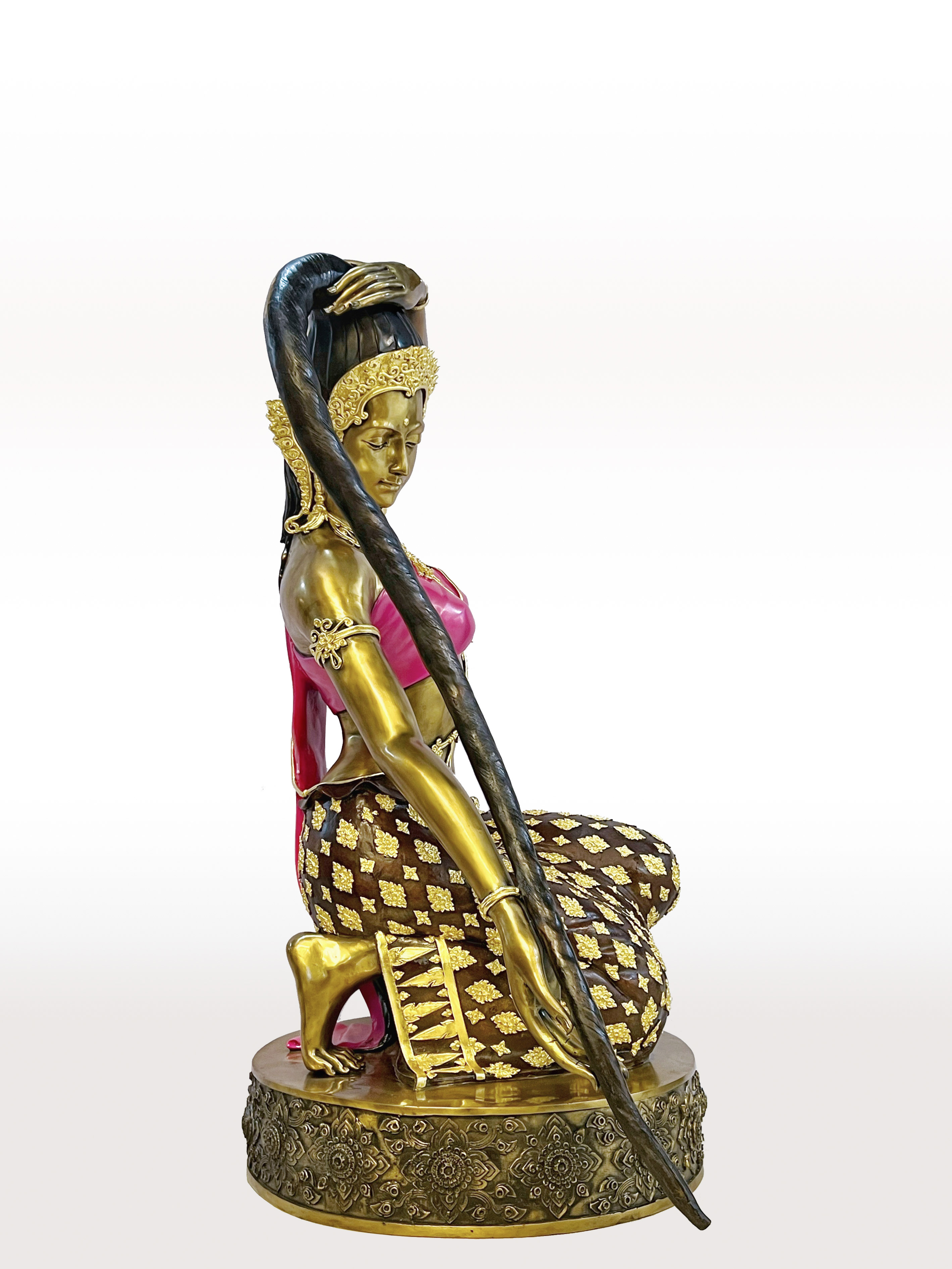 พระแม่ธรณีบีบมวยผม หน้าตัก 30 นิ้ว