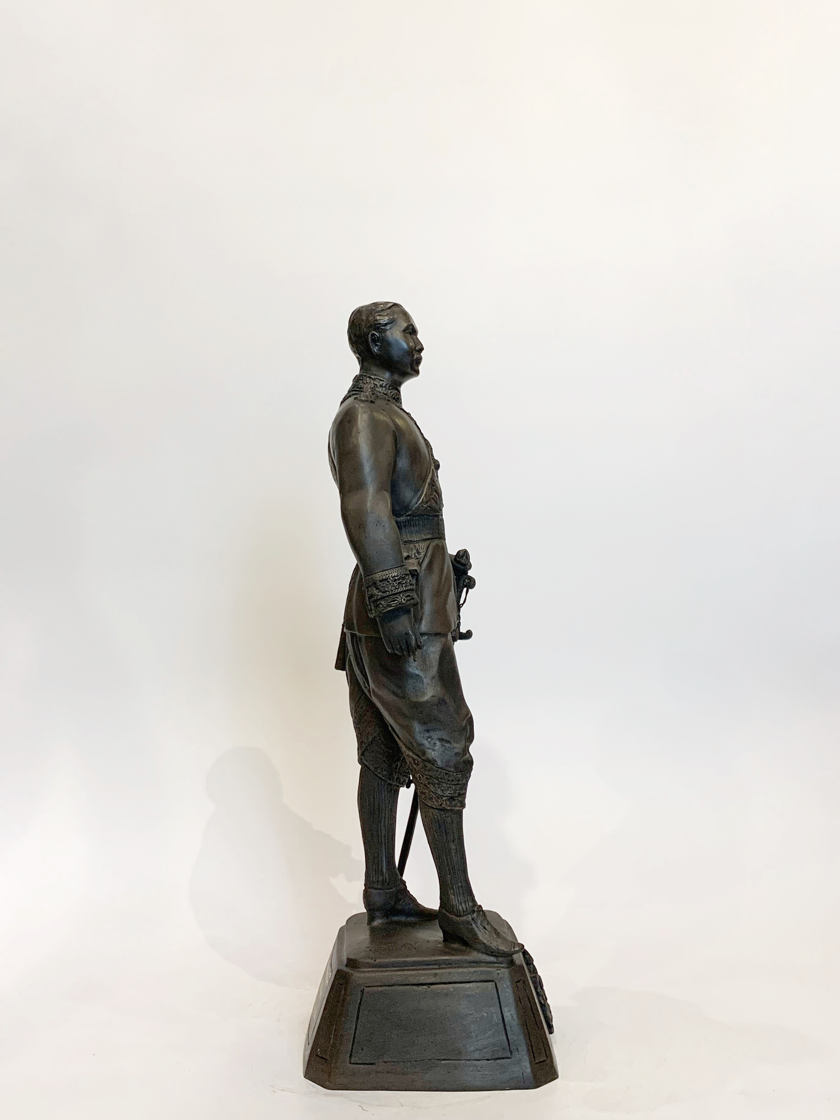 รัชกาลที่ 5 หน้าตัก 9 นิ้ว