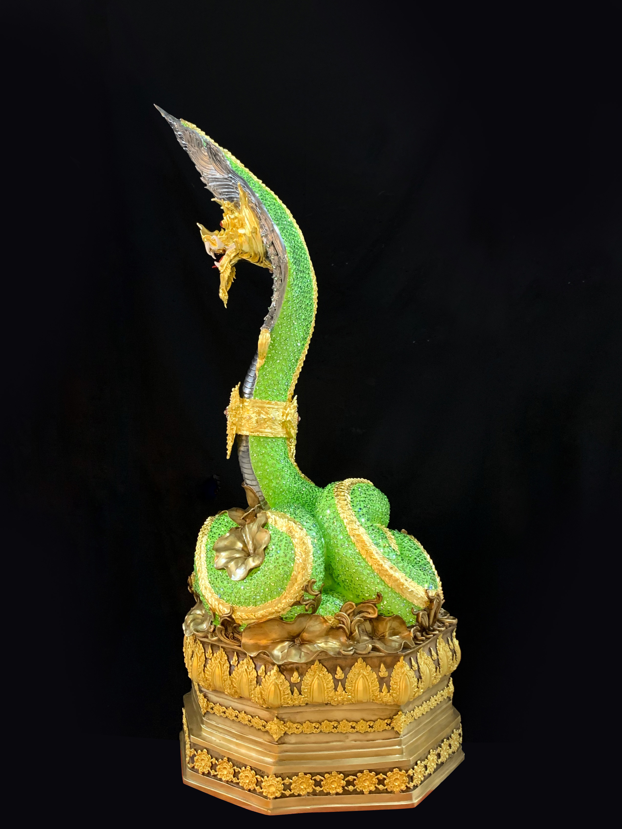 พญานาค สูง 149 cm.