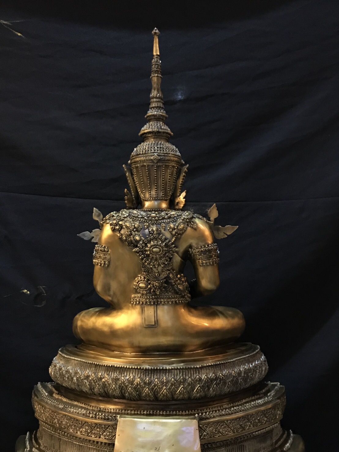 พระแก้วมรกต ทรงเครื่องฤดูร้อน หน้าตัก 16 นิ้ว