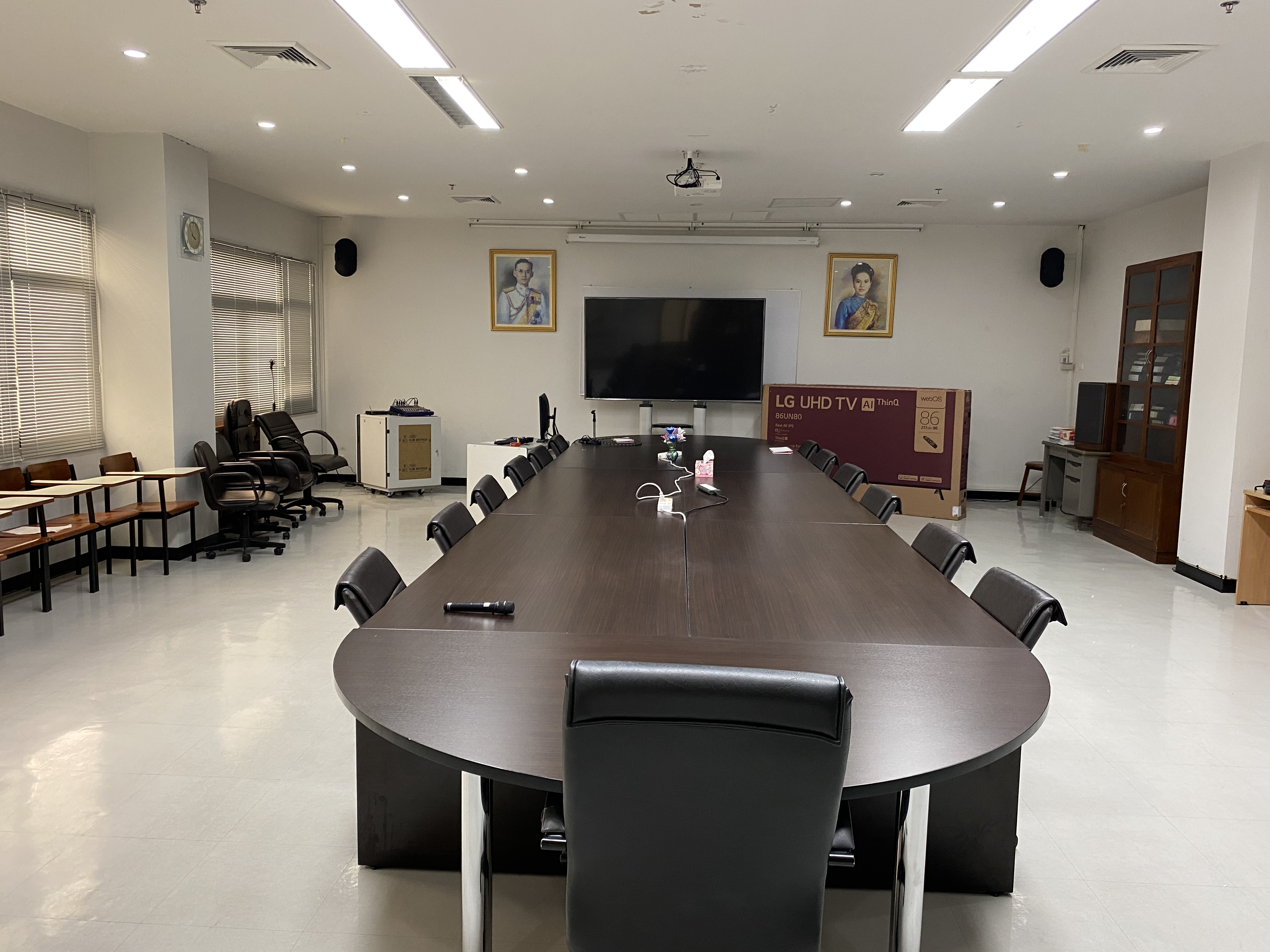 JMTVSTAND MT-F8200 ขาตั้งพื้นทีวีมีล้อเลื่อน(TV Stand) วัสดุ Aluminium อลูมิเนียม แบบล้อเลื่อนปรับสูง/ต่ำได้ 55"-98" นิ้ว{รับประกันสินค้า 3 ปี}0964746498