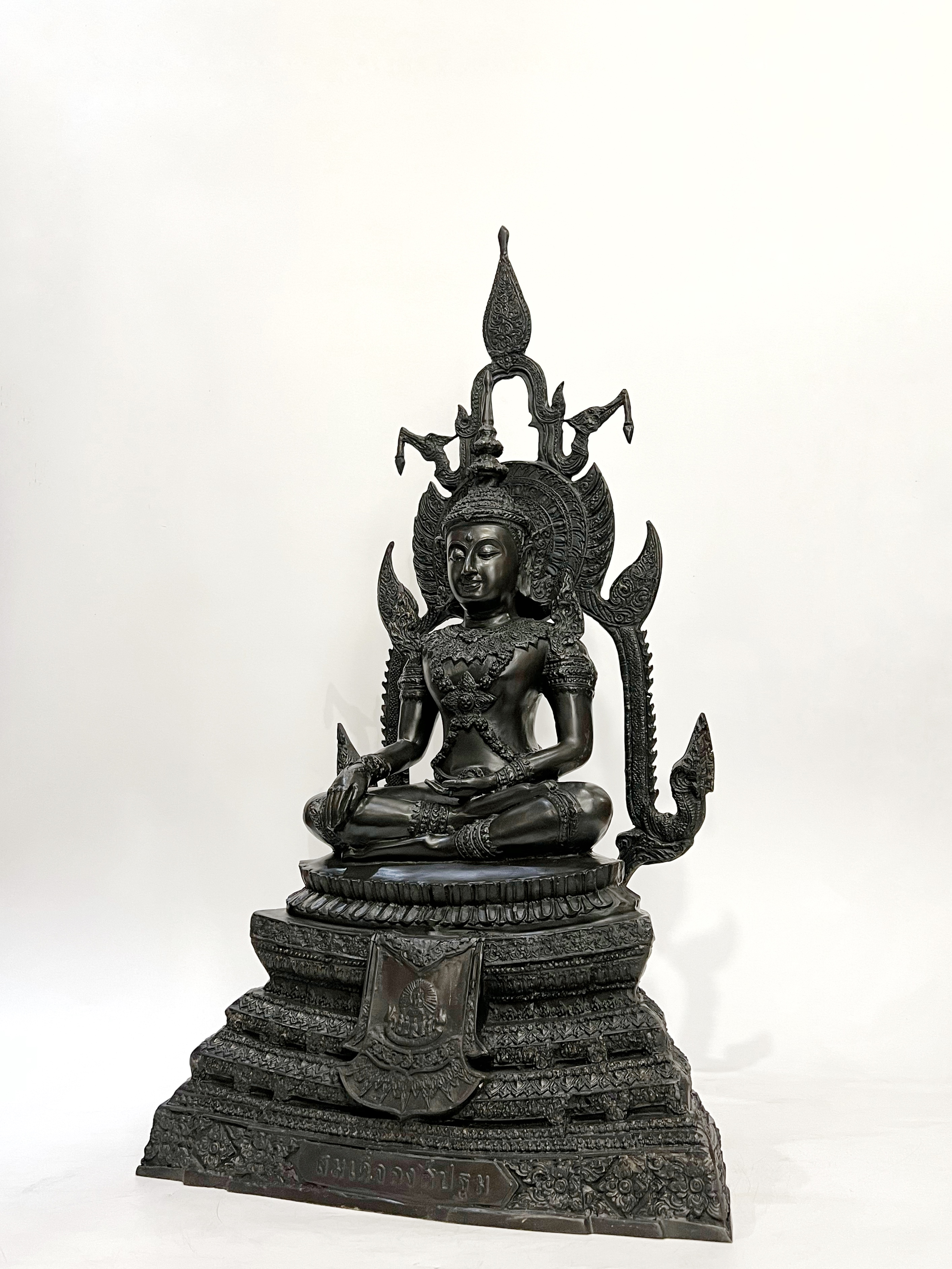 สมเด็จองค์ปฐม หน้าตัก 9 นิ้ว