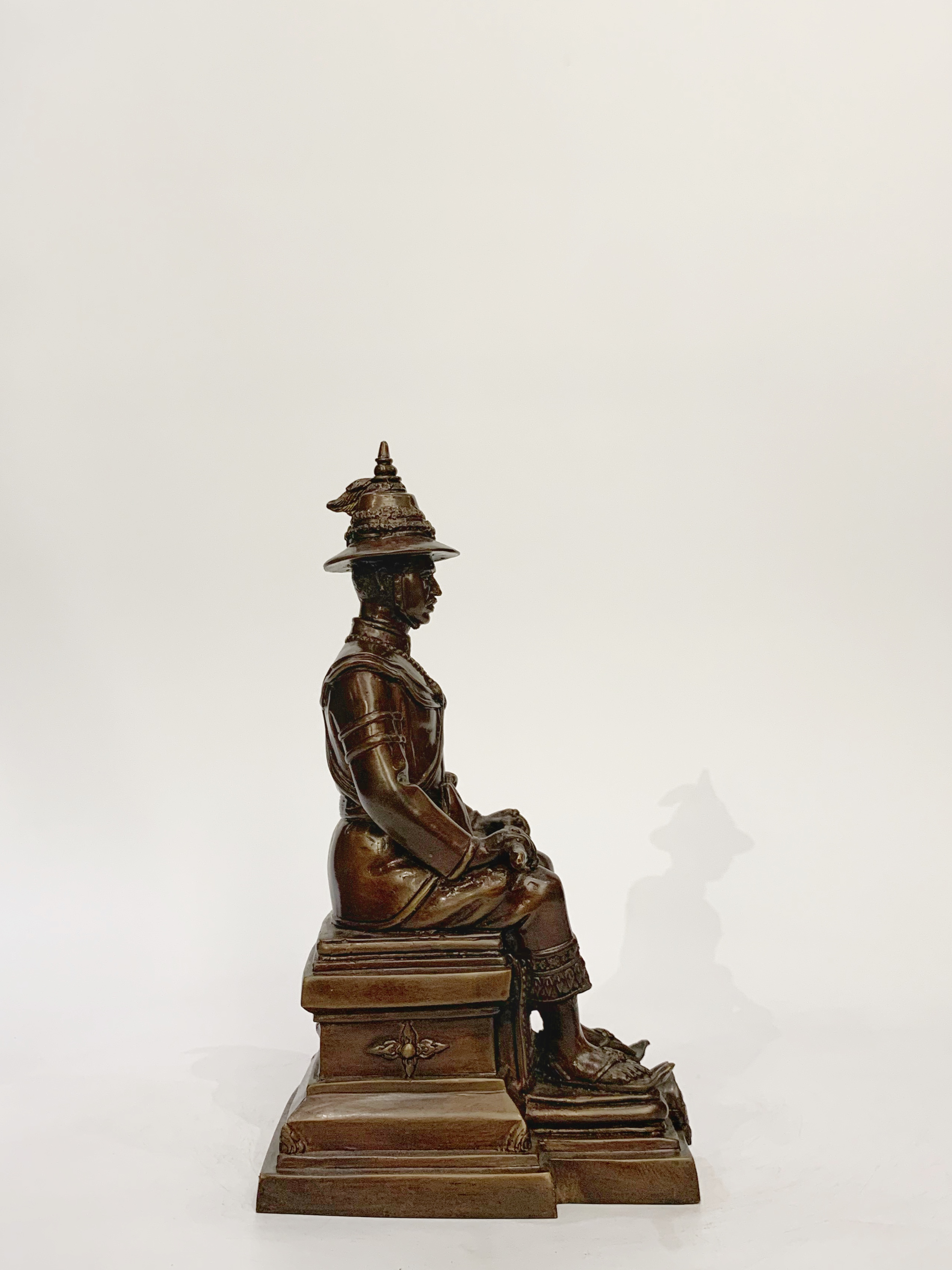 พระเจ้าตากสินมหาราช นั่งบัลลังก์ หน้าตัก 5 นิ้ว