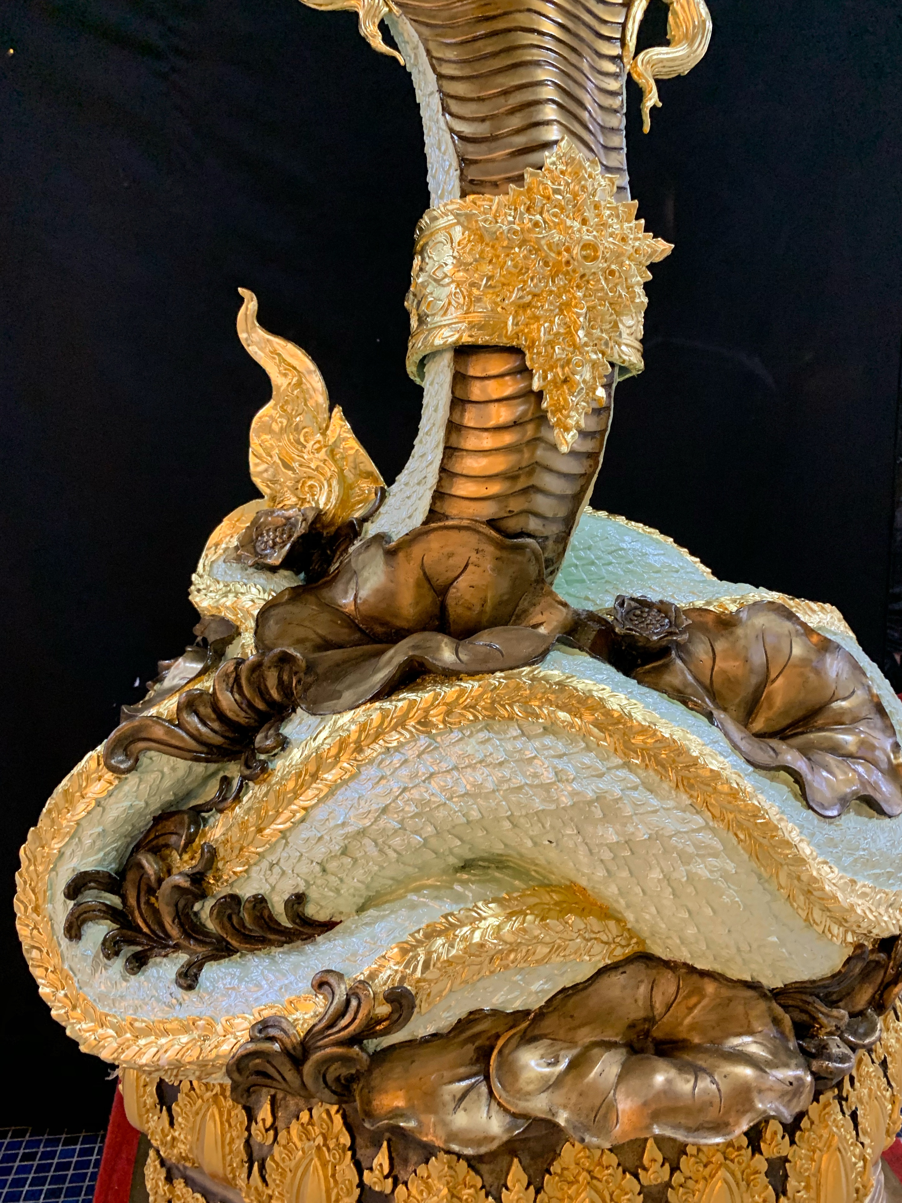 พญานาค สูง 149 cm.