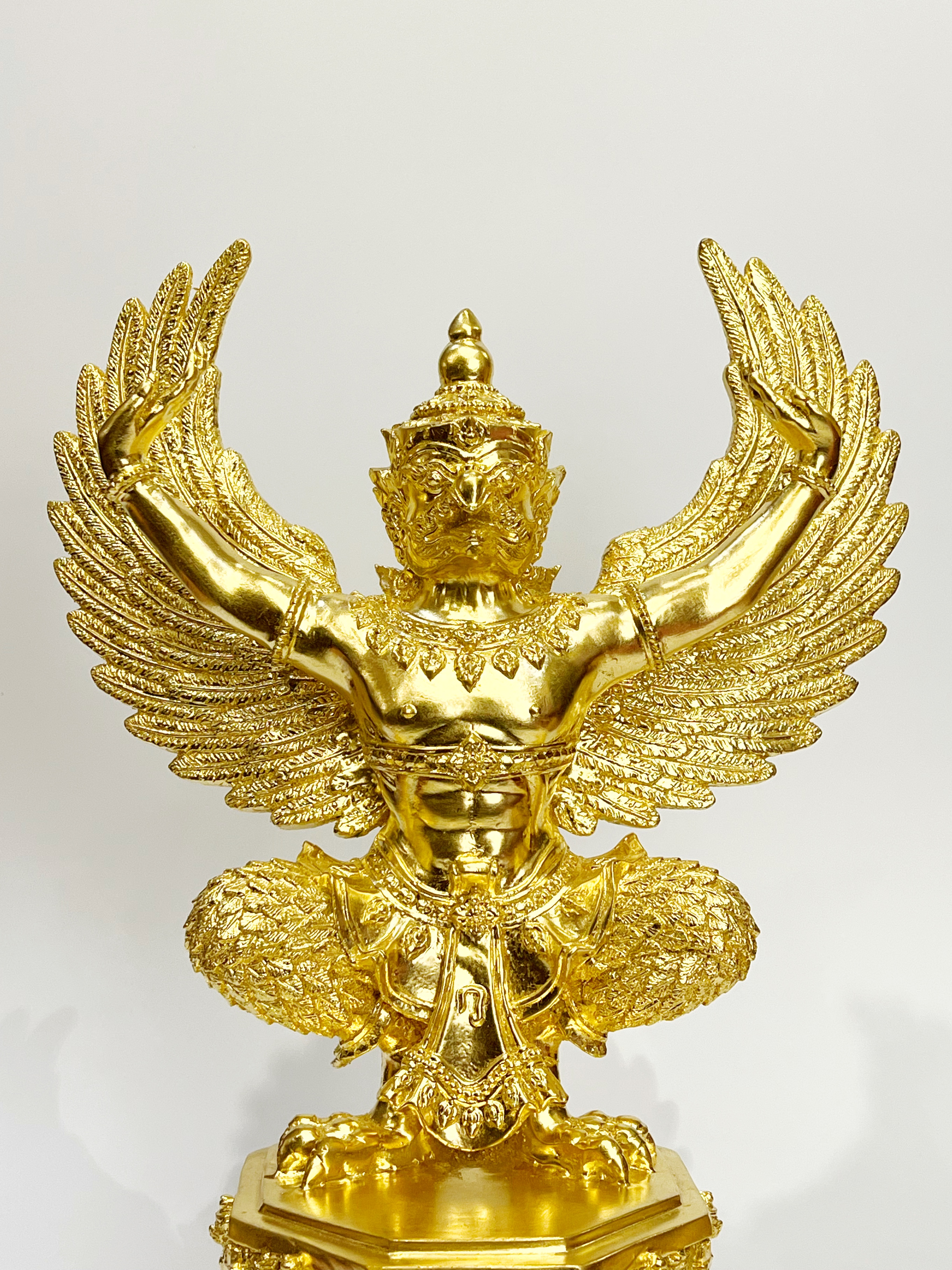 พญาครุฑ รุ่น เจริญพร (องค์บูชาพิมพ์ใหญ่) หมายเลข 163