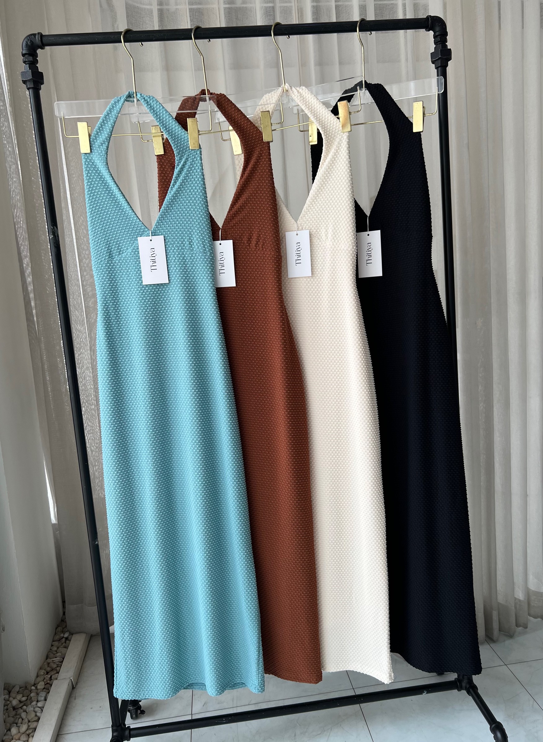 #5225 Jelly Dress เดรสคล้องคอซิปข้าง เนื้อผ้านิ่มเด้ง ทอพิเศษสวยและมีเลเยอร์ ซับในทั้งตัว thitiya