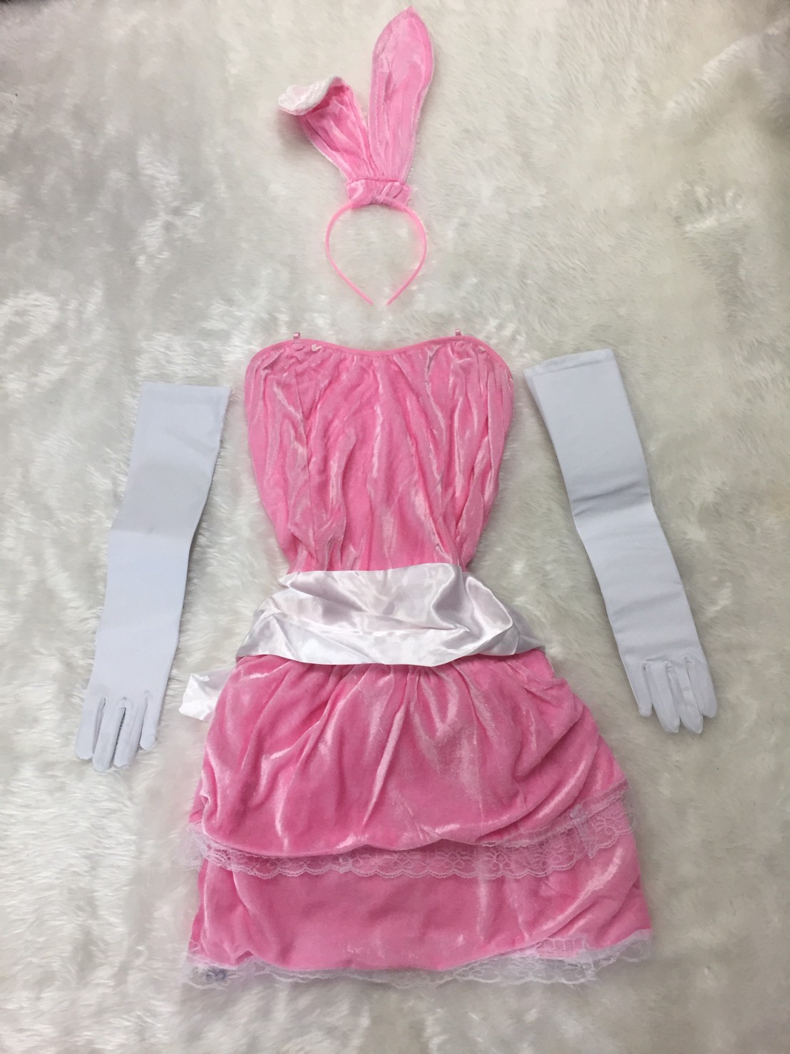 ชุดกระต่ายน้อย บันนี่เกิร์ล กำมะหยี่ สีชมพู ดำ แดง