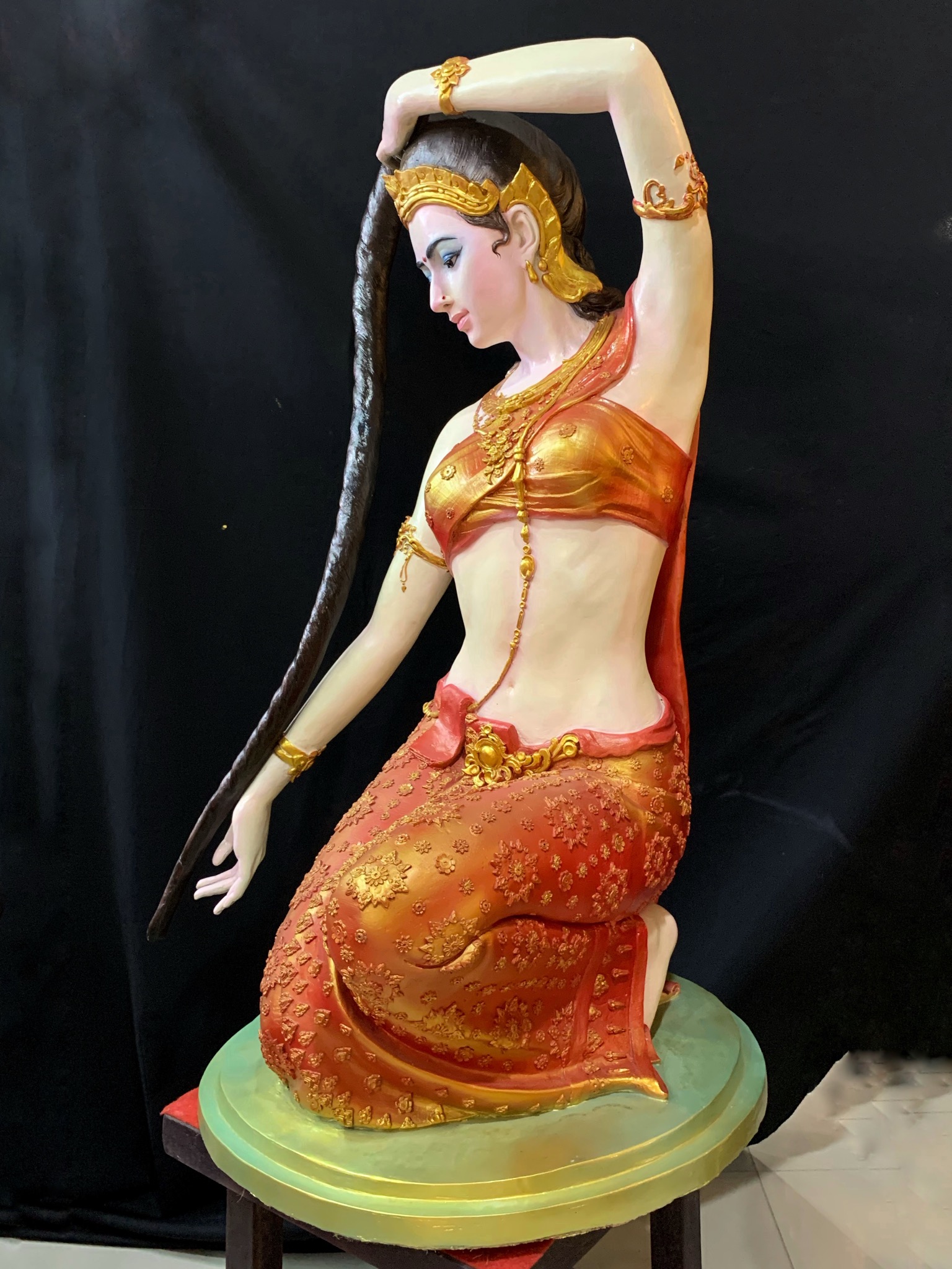 พระแม่ธรณีบีบมวยผม หน้าตัก 30 นิ้ว